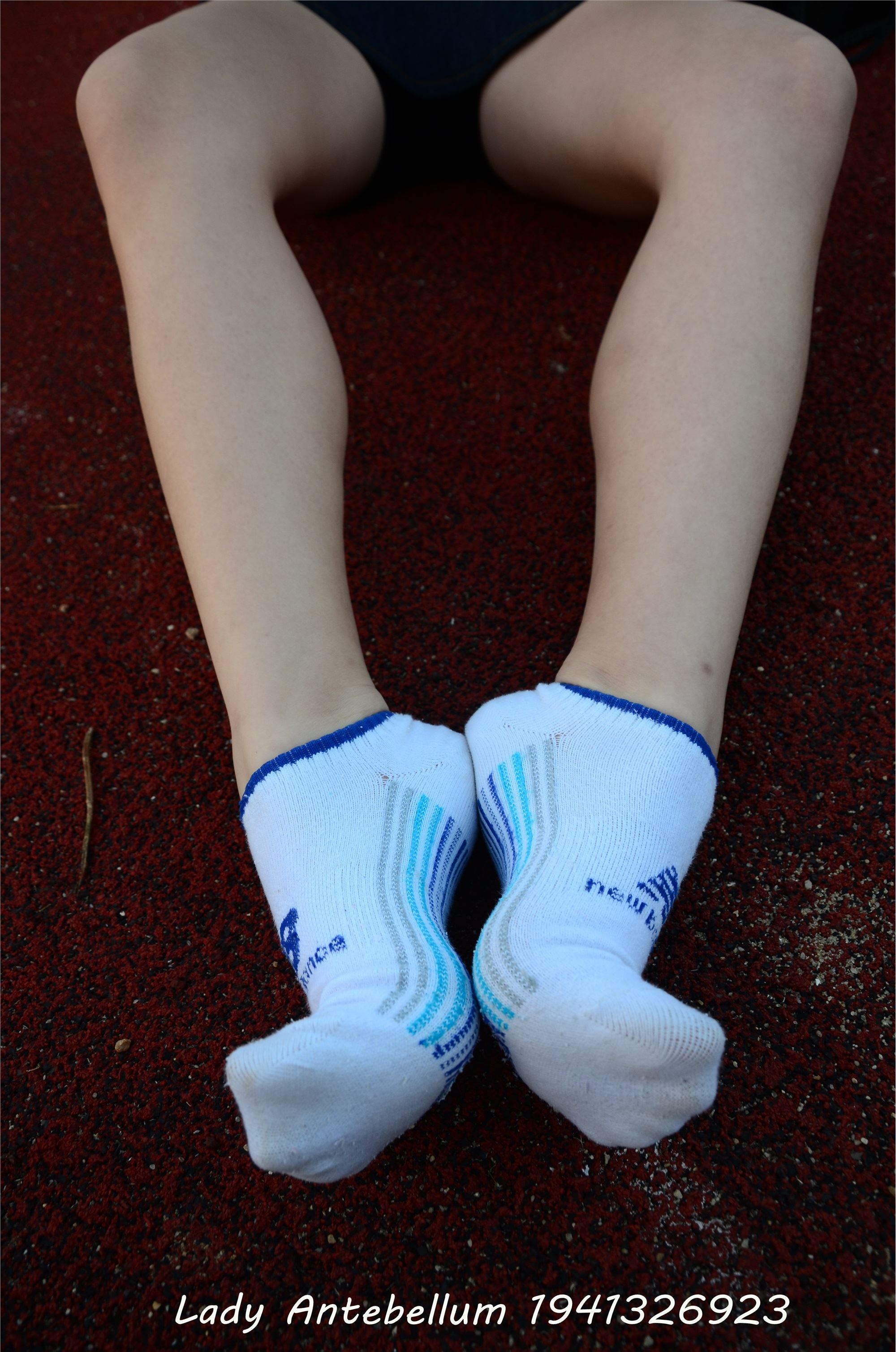 战前女神  恋足美腿棉袜女神级摄影套图 087