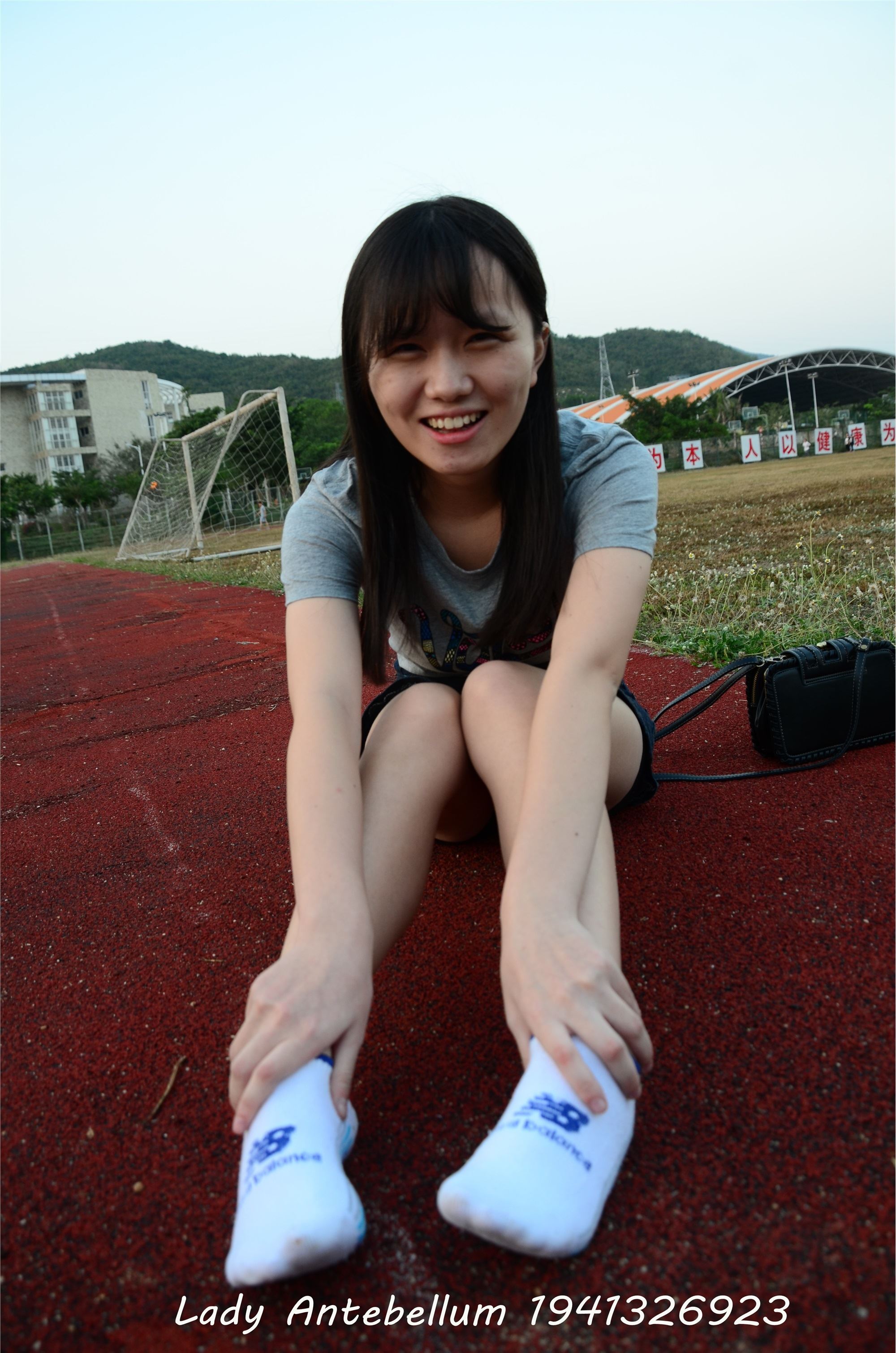 战前女神  恋足美腿棉袜女神级摄影套图 087