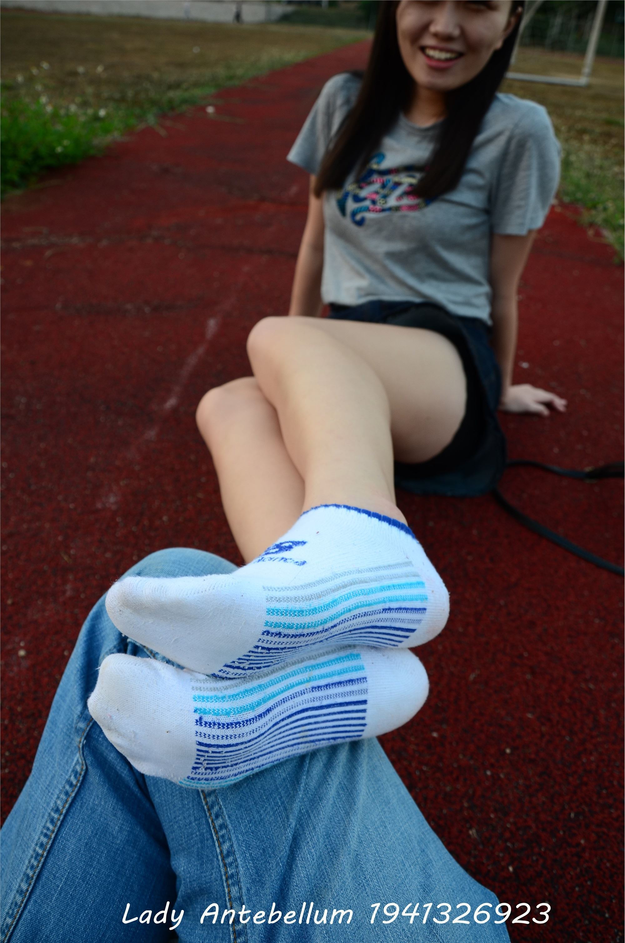 战前女神  恋足美腿棉袜女神级摄影套图 087