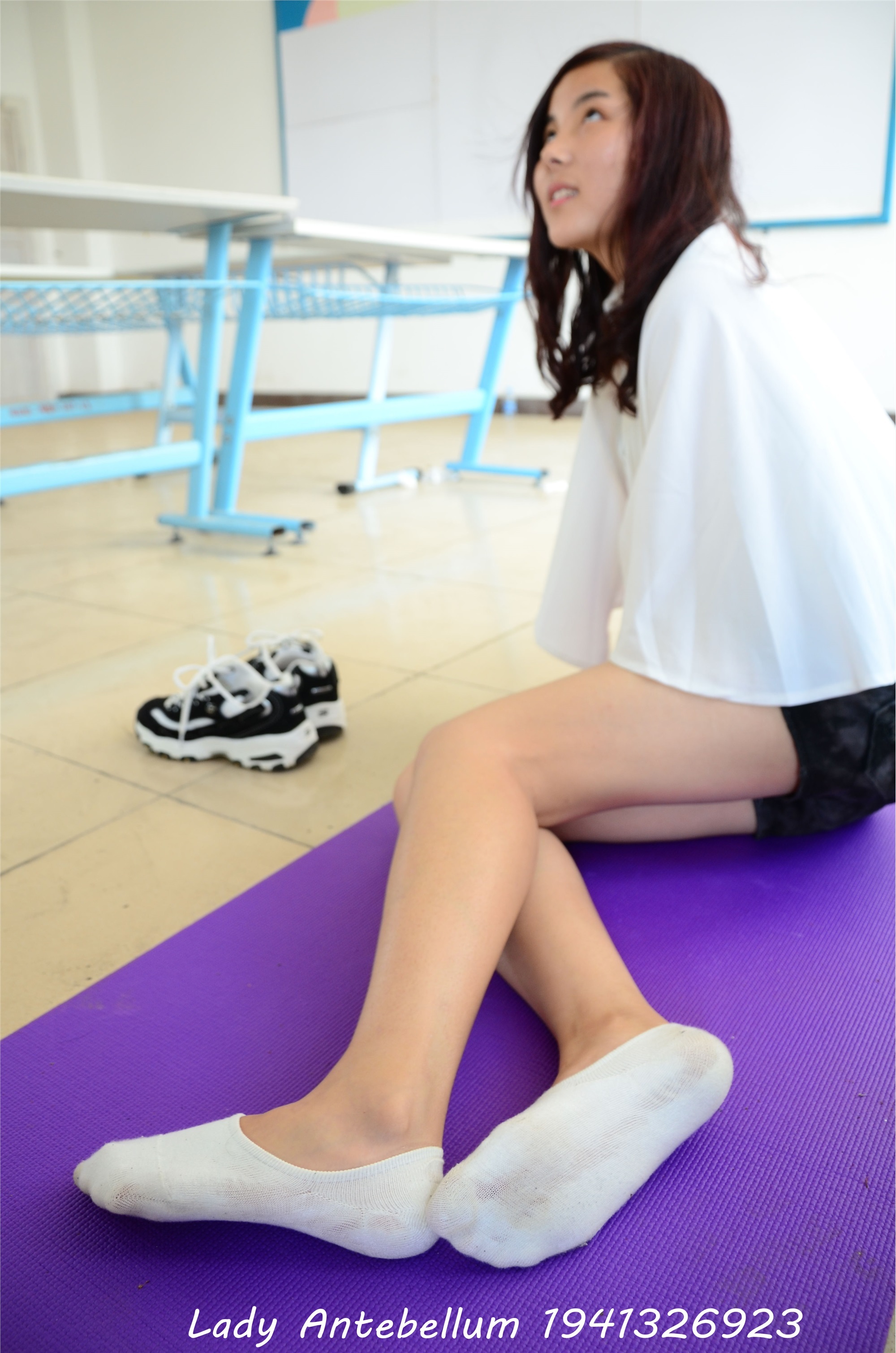 战前女神  恋足美腿棉袜女神级摄影套图 088