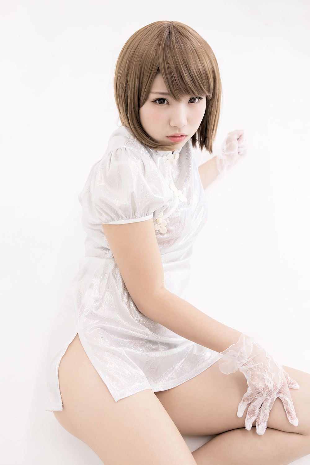 中華娘娘之白色旗袍与美腿高跟