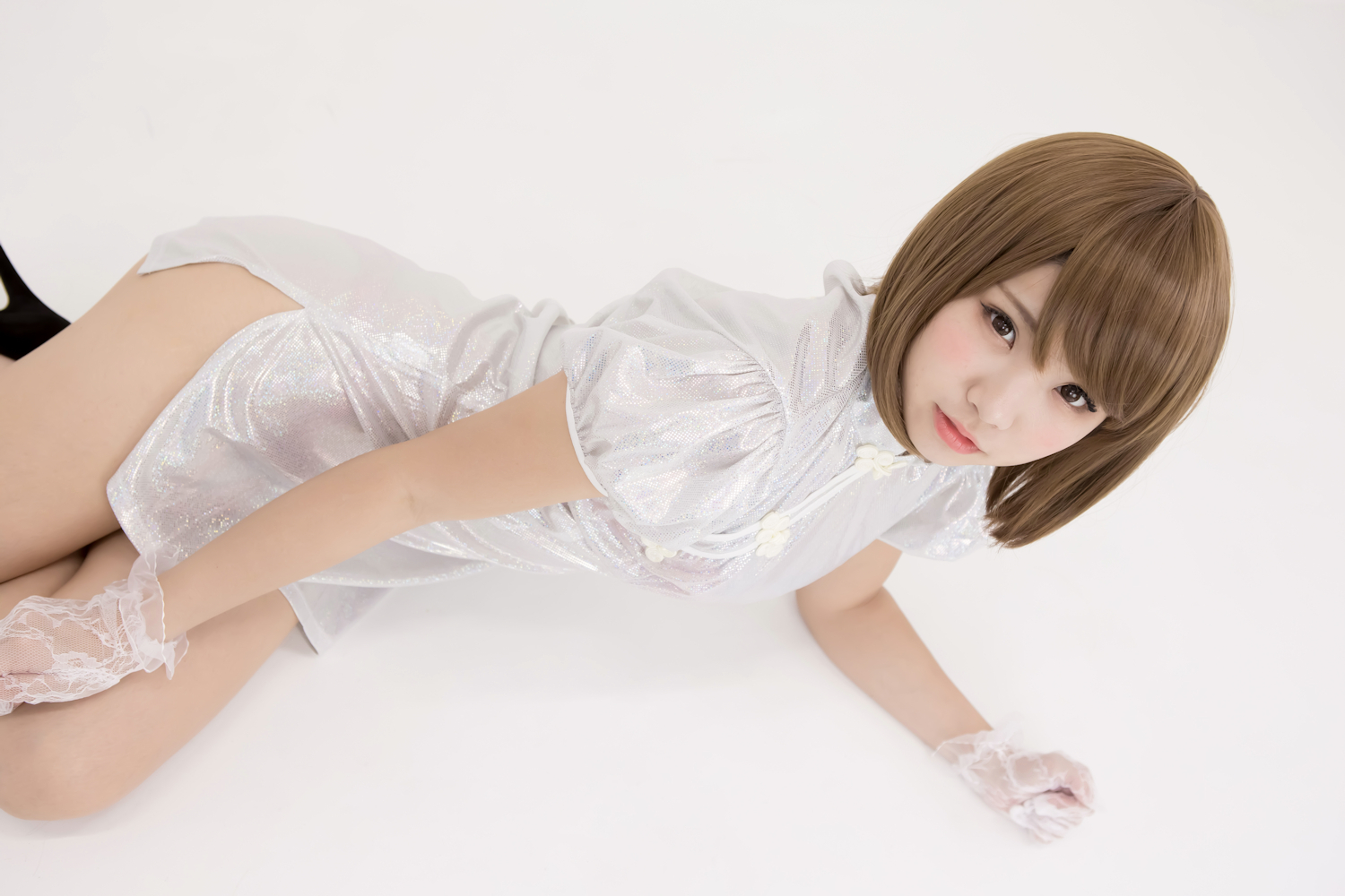 中華娘娘之白色旗袍与美腿高跟