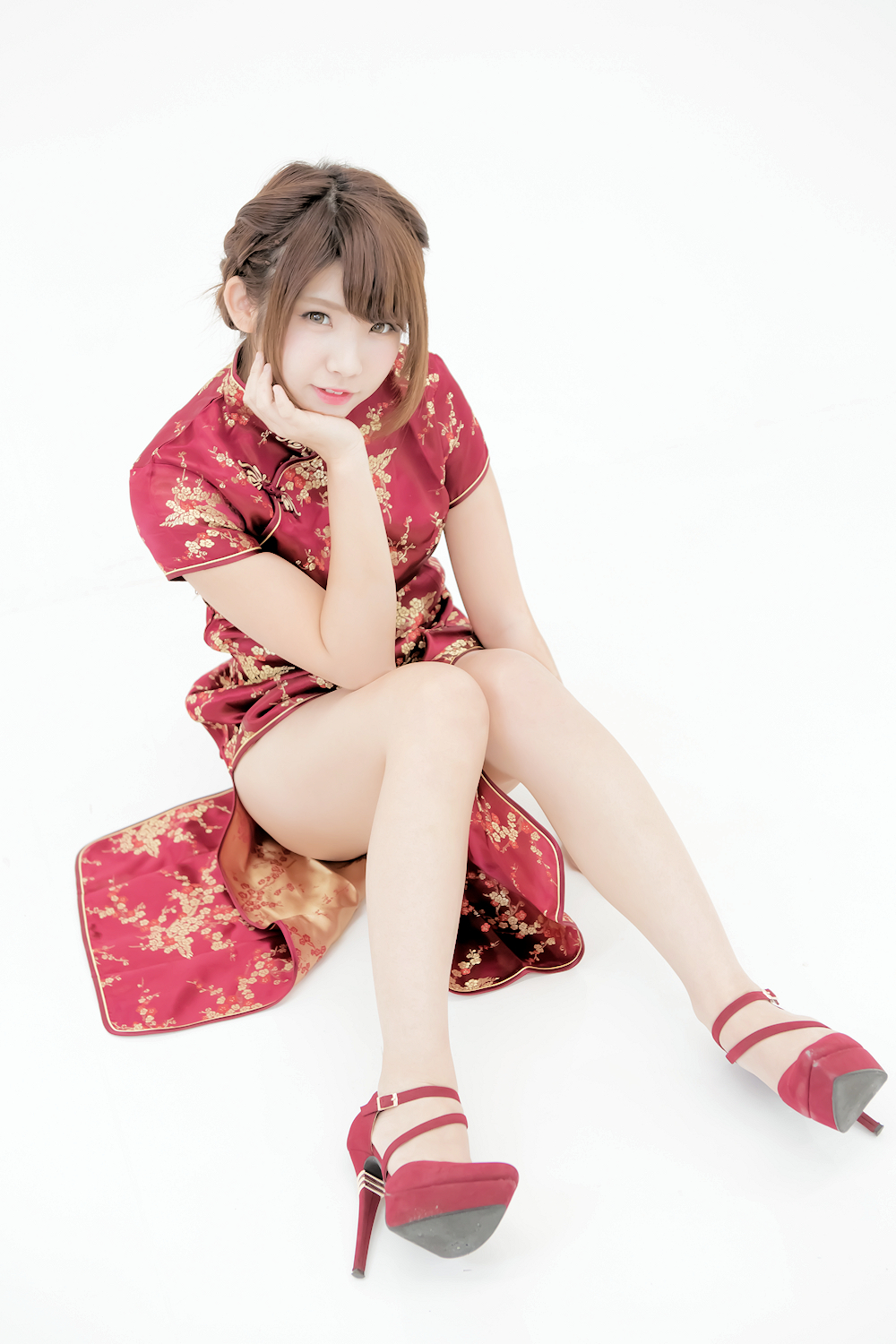 中華娘娘之红色旗袍与美腿高跟