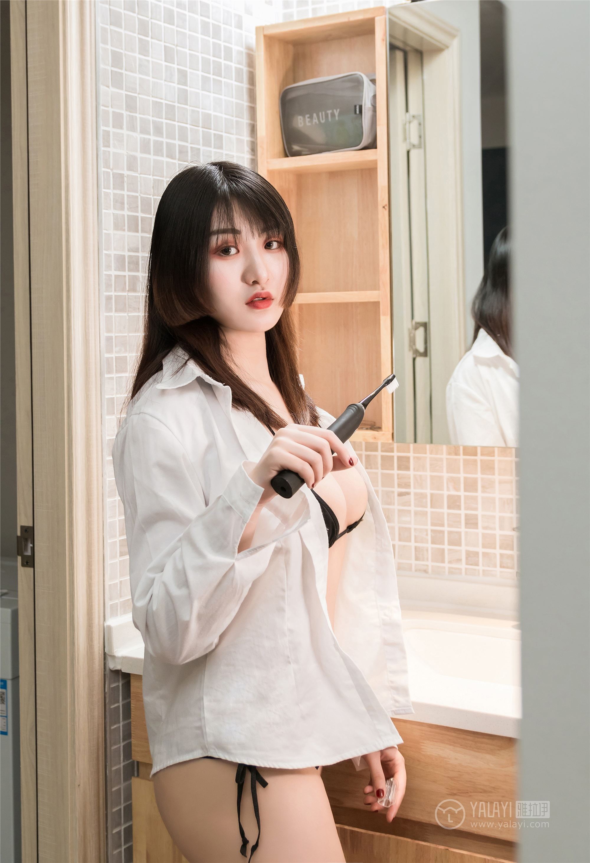 YALAYI雅拉伊 2019.03.22 No.221 极品秘书 娇子