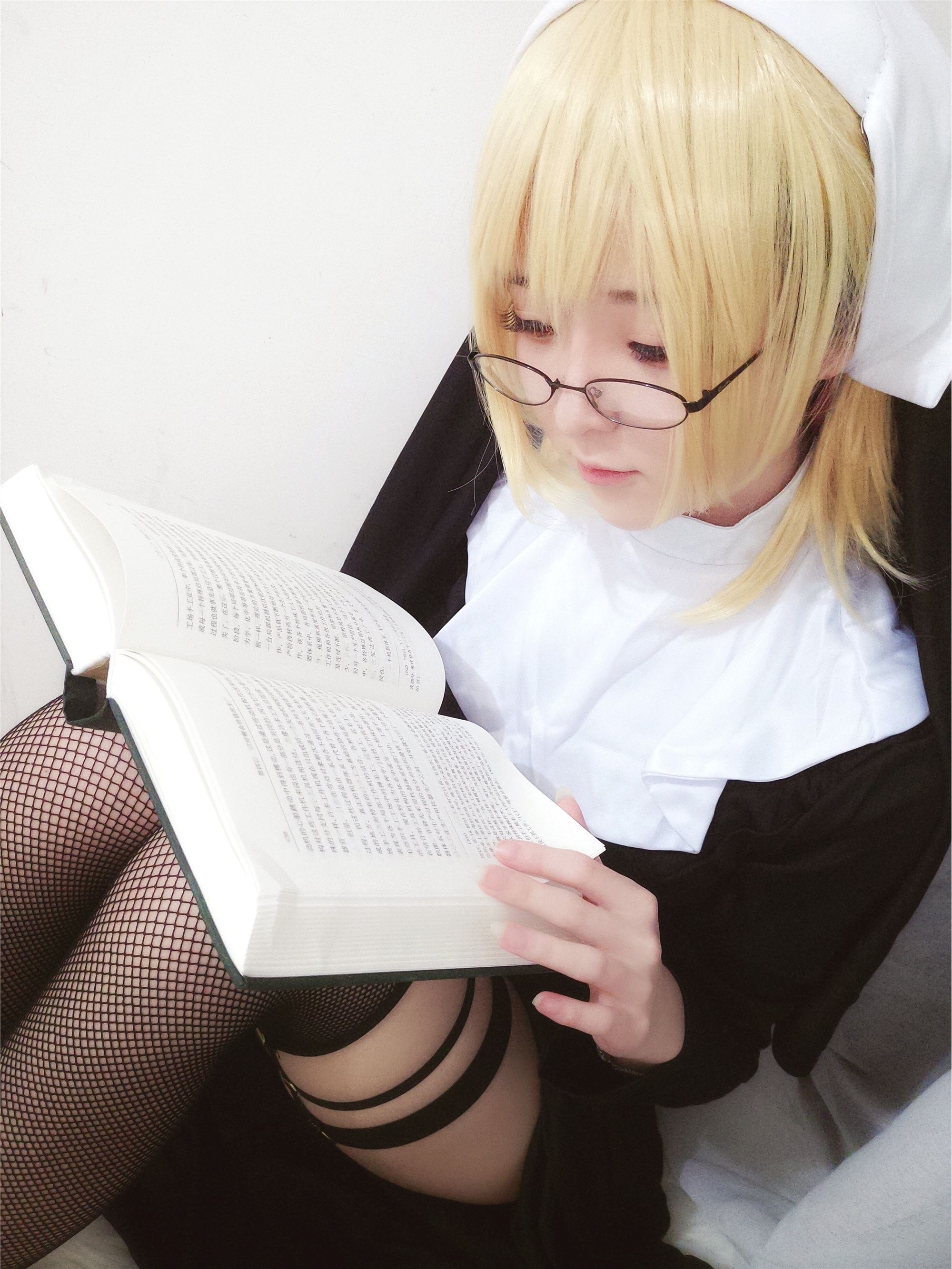 一小央泽-黑修女