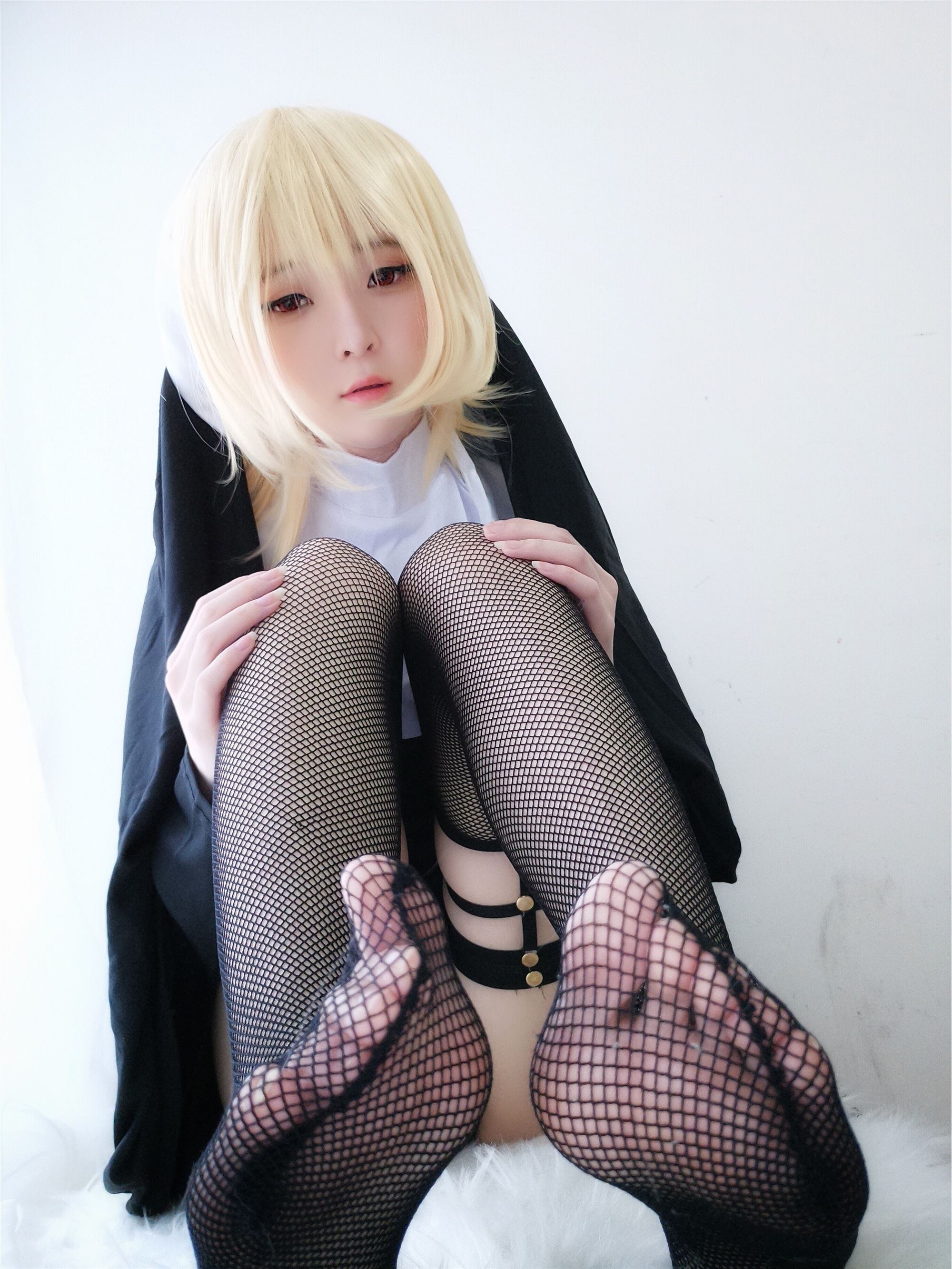 一小央泽-黑修女