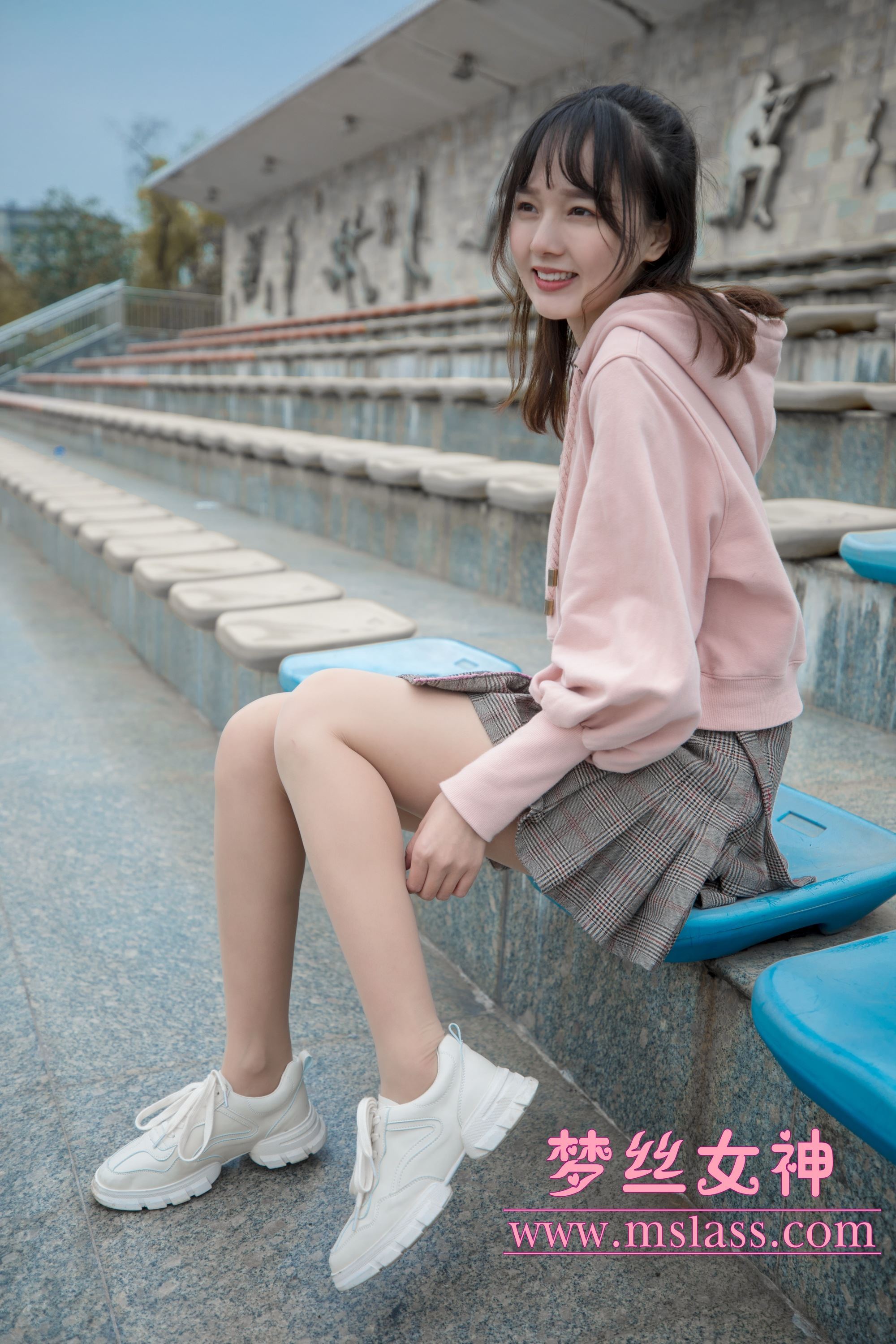 MSLASS梦丝女神  2019.04.23 操场的校花小甜心 玥玥