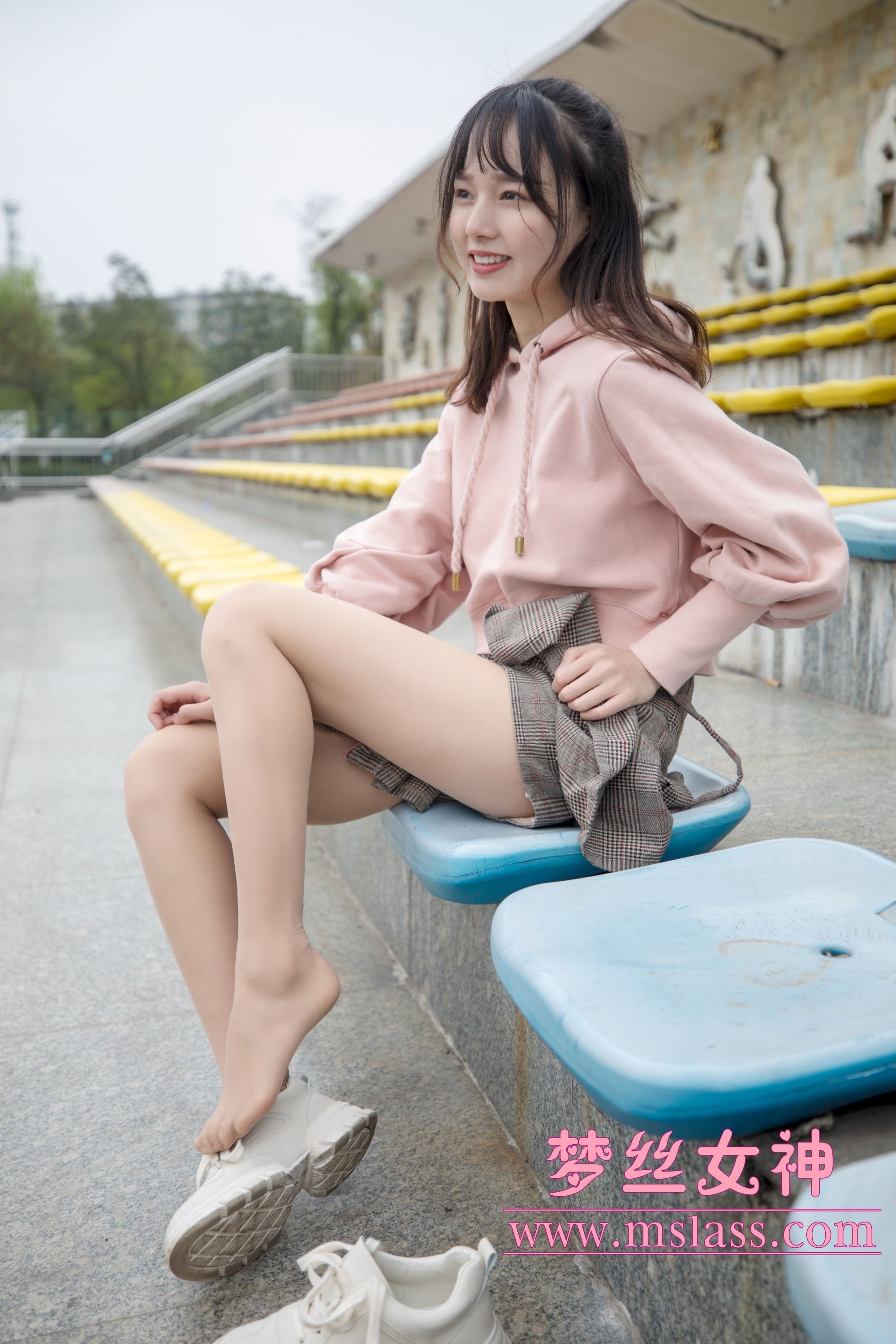 MSLASS梦丝女神  2019.04.23 操场的校花小甜心 玥玥