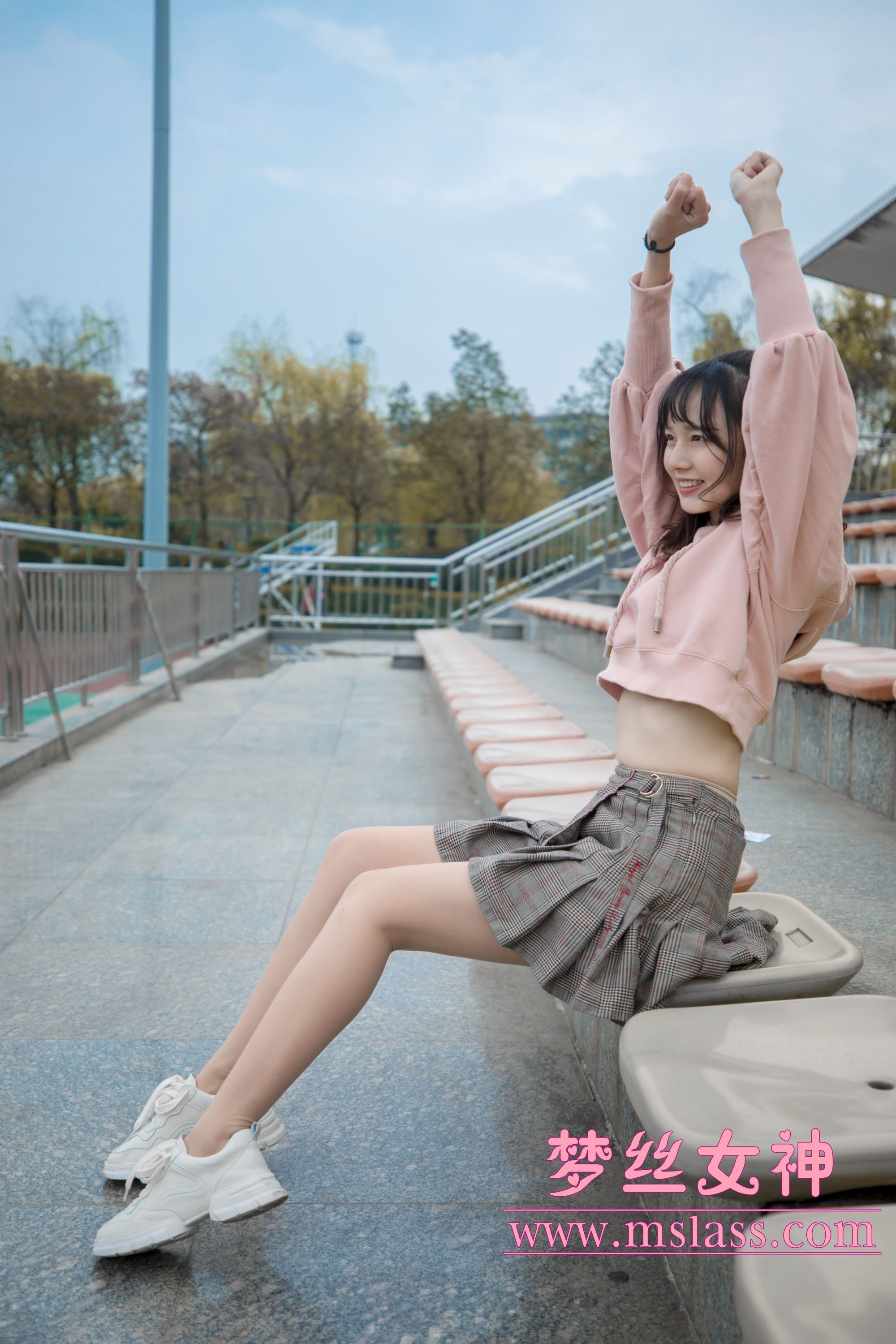 MSLASS梦丝女神  2019.04.23 操场的校花小甜心 玥玥