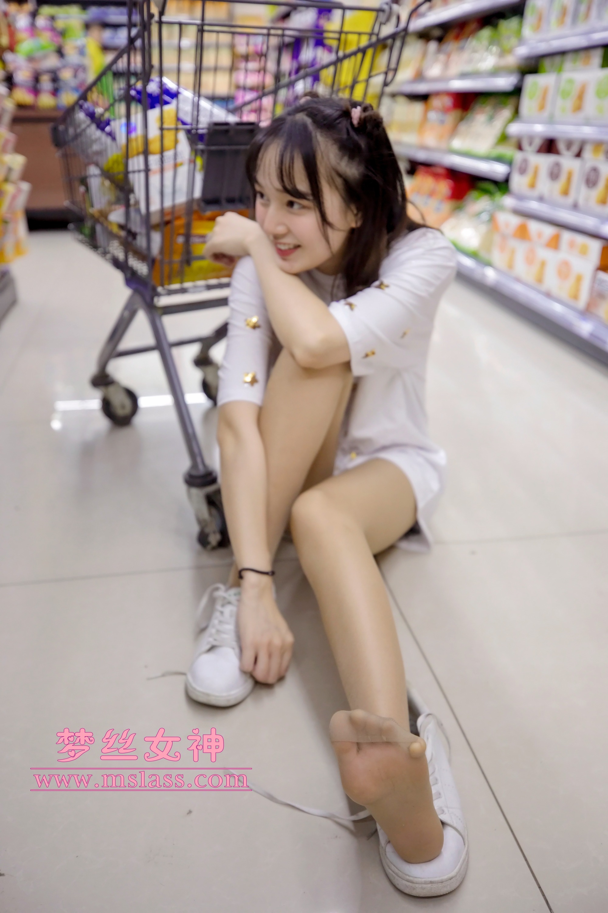 MSLASS梦丝女神 2019.05.02 超市的吃货少女 玥玥