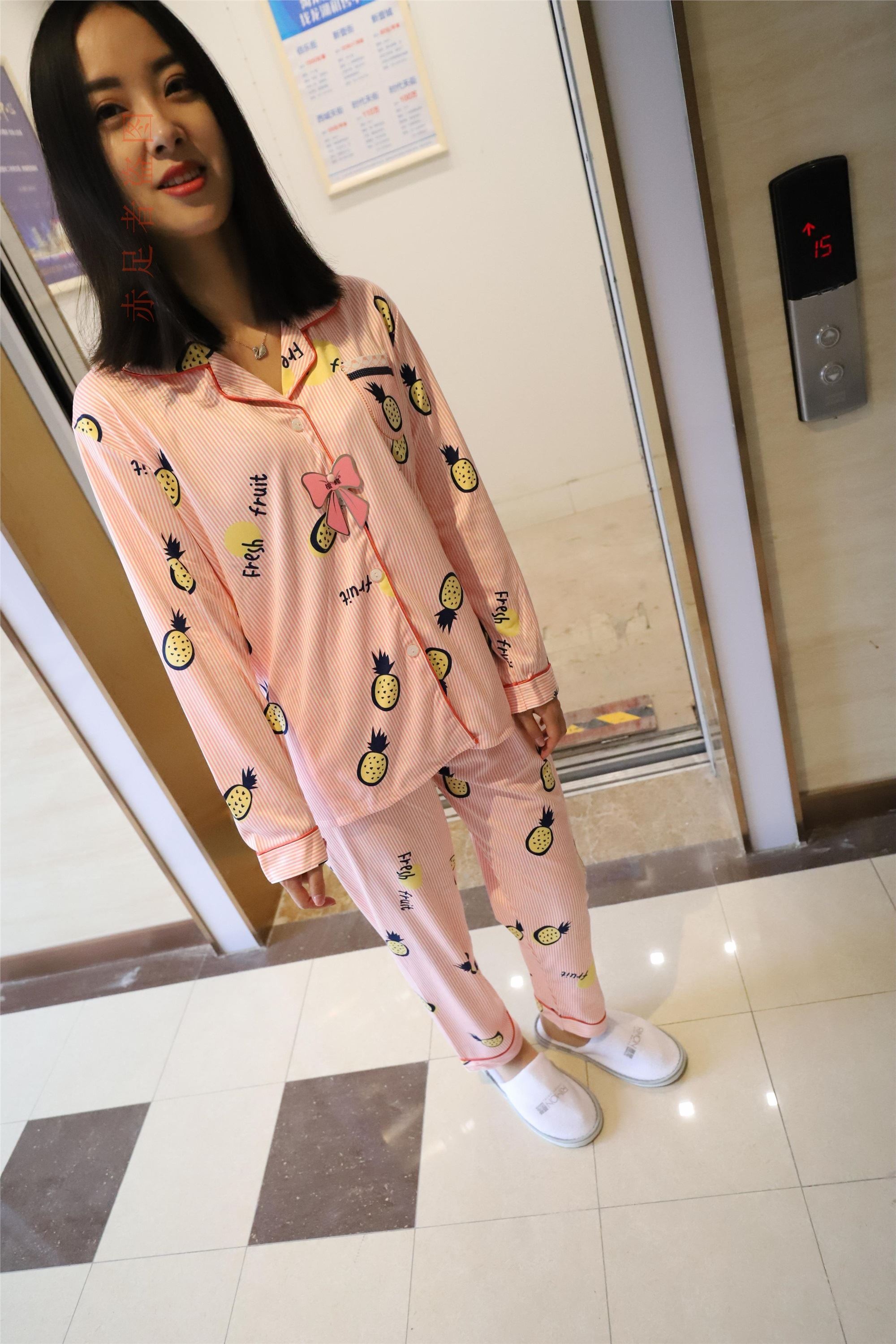 大西瓜套图 2018 6月活动模特2  尝试搭讪 短si 船袜1