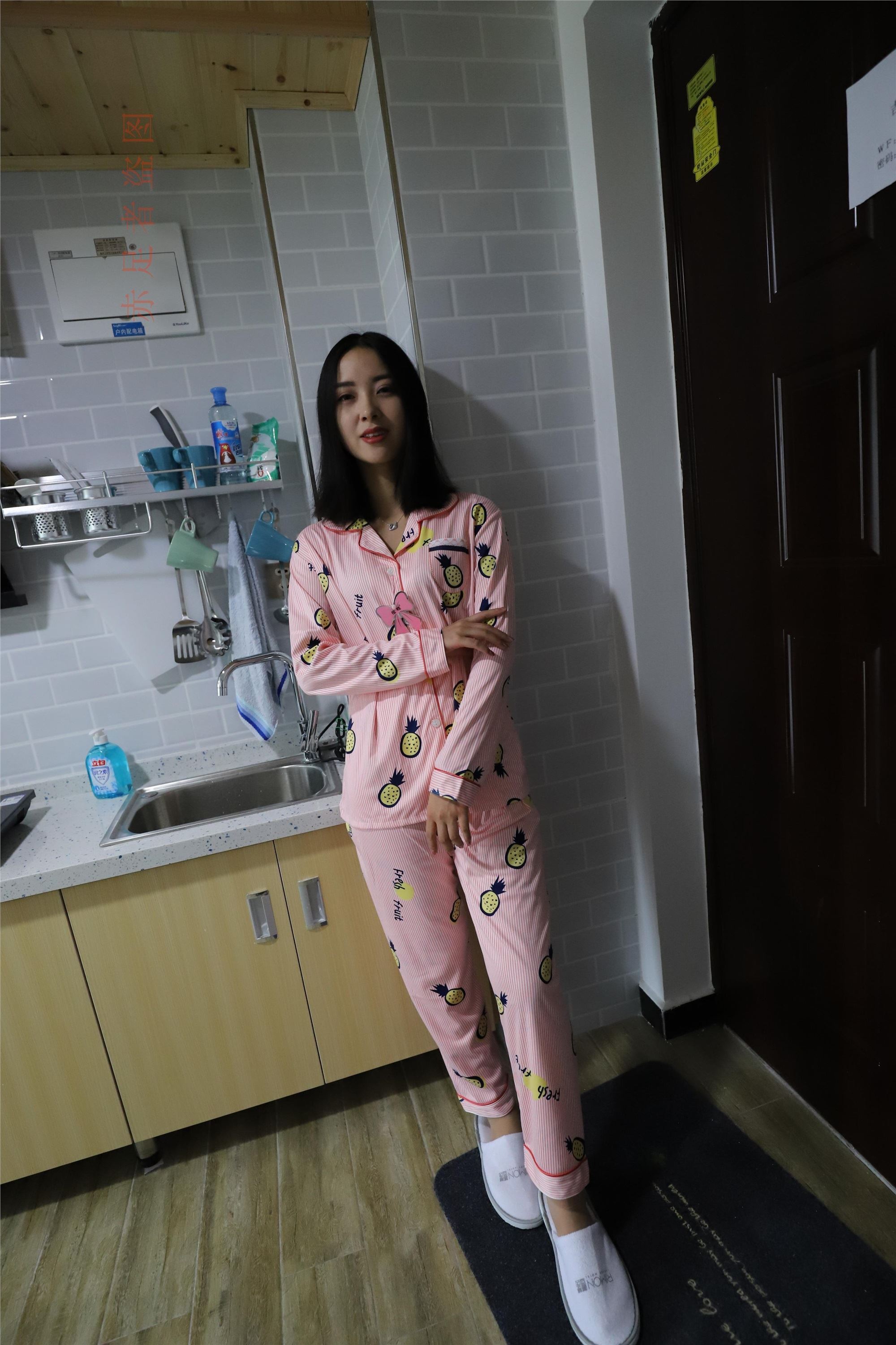 大西瓜套图 2018 6月活动模特2  尝试搭讪 短si 船袜2