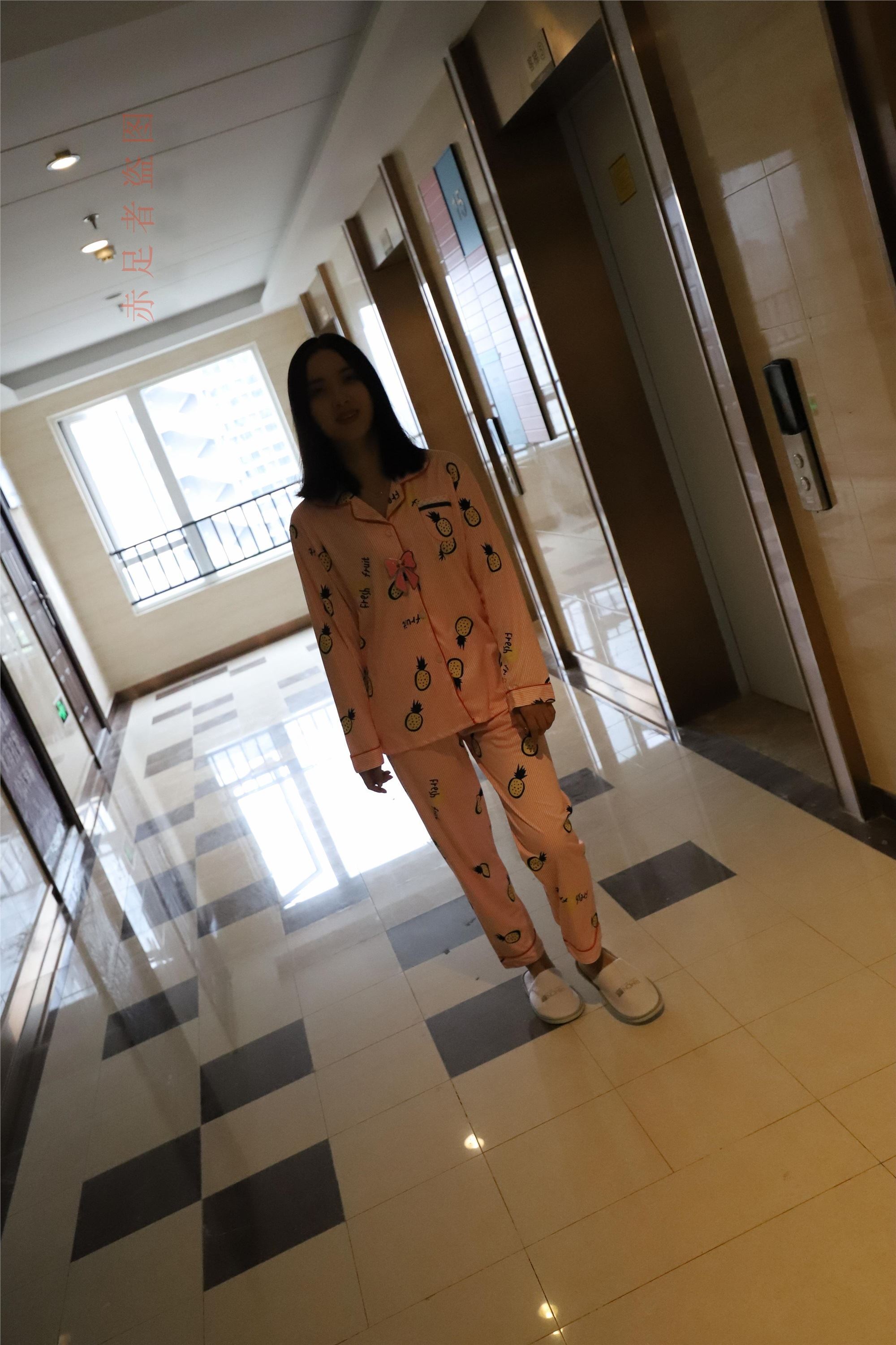 大西瓜套图 2018 6月活动模特2  尝试搭讪 短si 船袜2