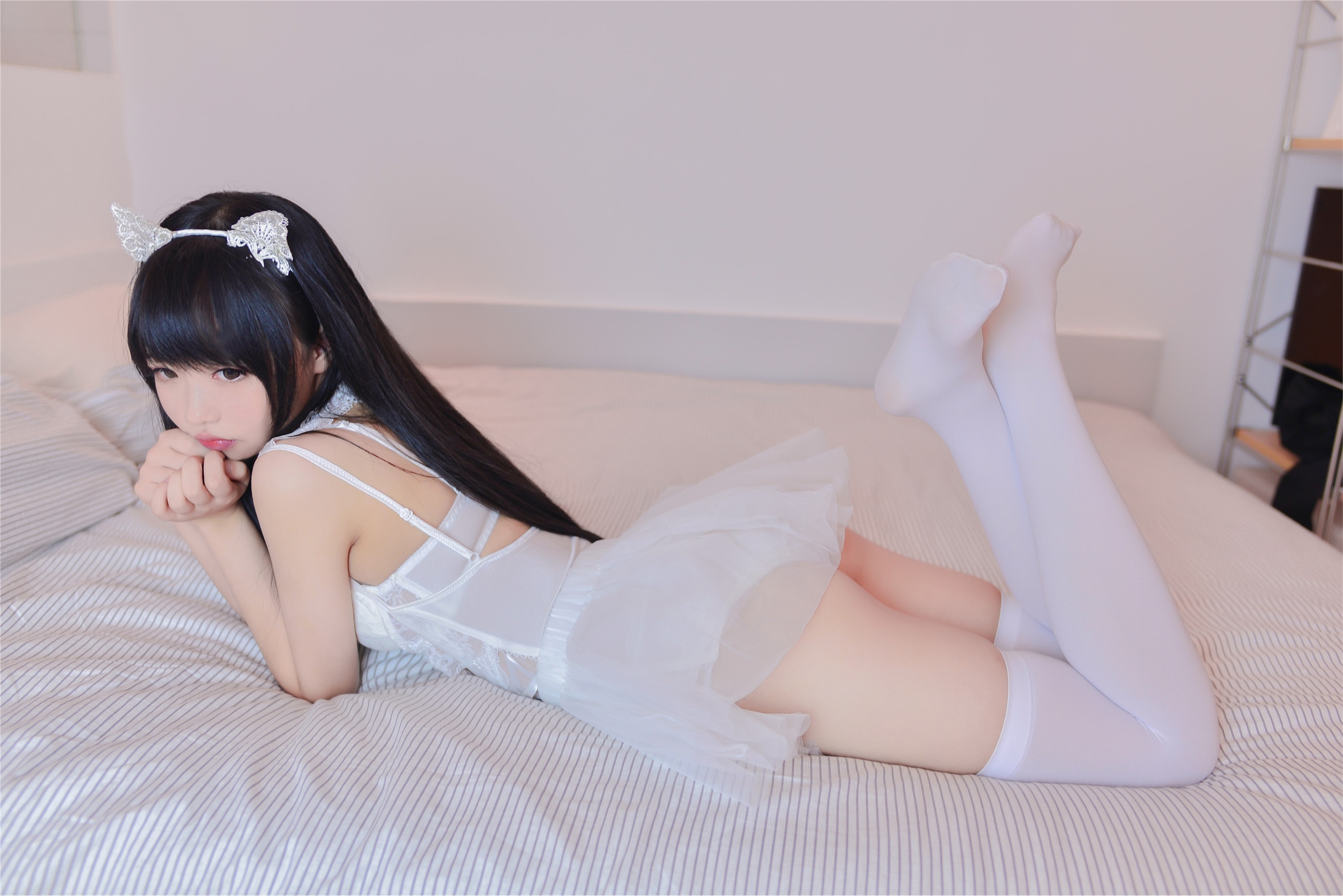 Cos小姐姐雪琪 – 猫系少女白猫