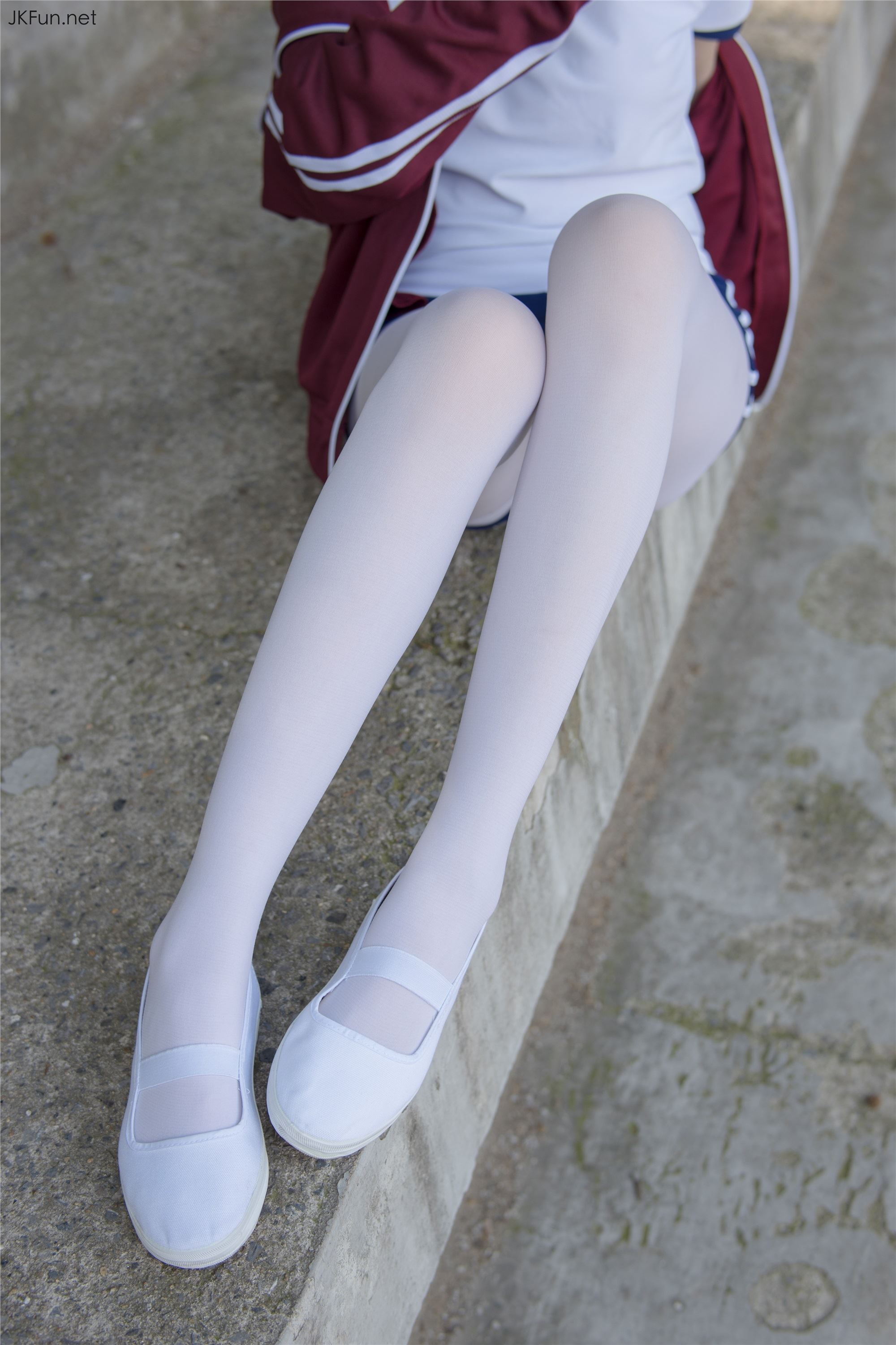 森萝财团萝莉丝足写真 JKFUN-019 80D白丝 外景体操服