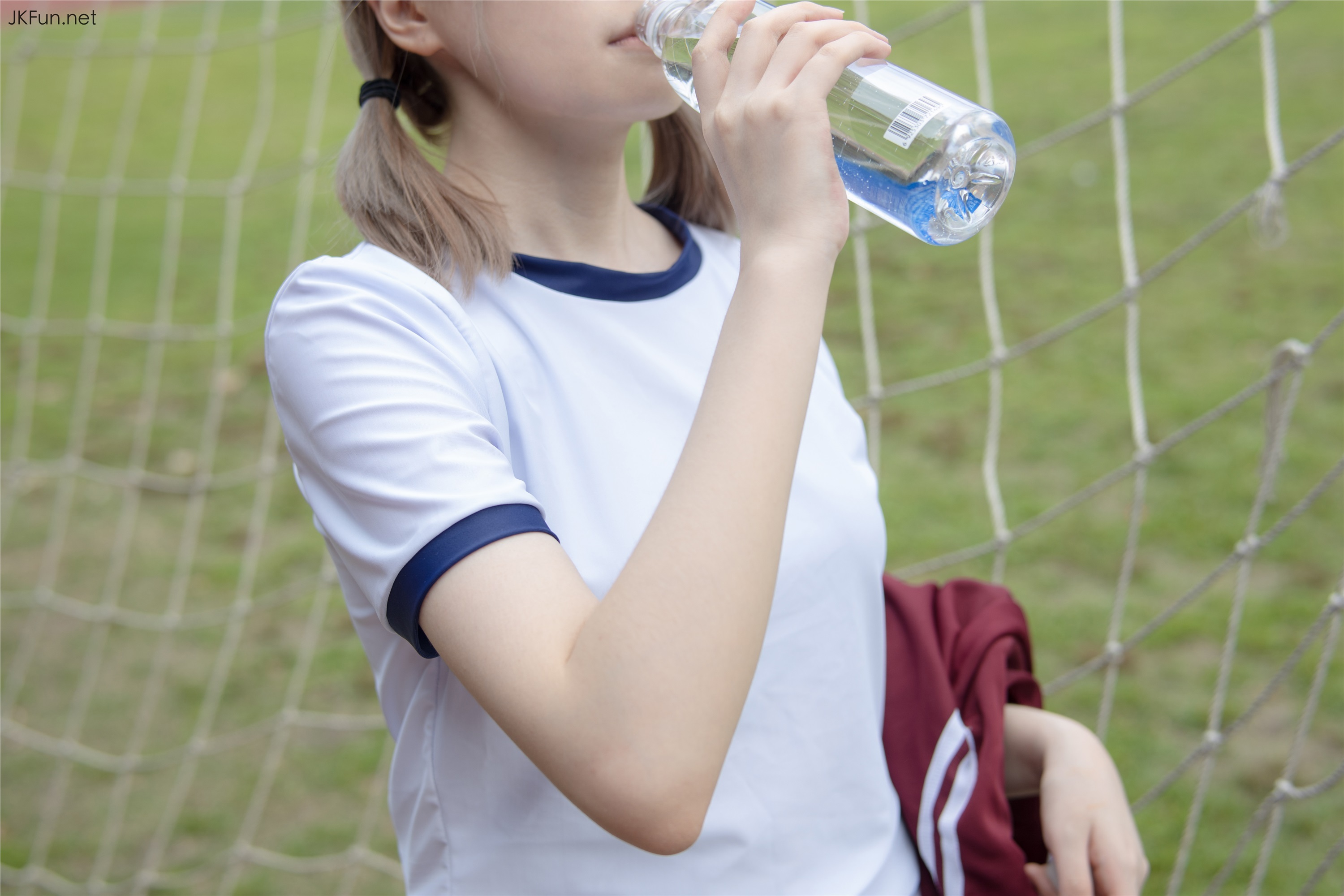 森萝财团萝莉丝足写真 JKFUN-019 80D白丝 外景体操服