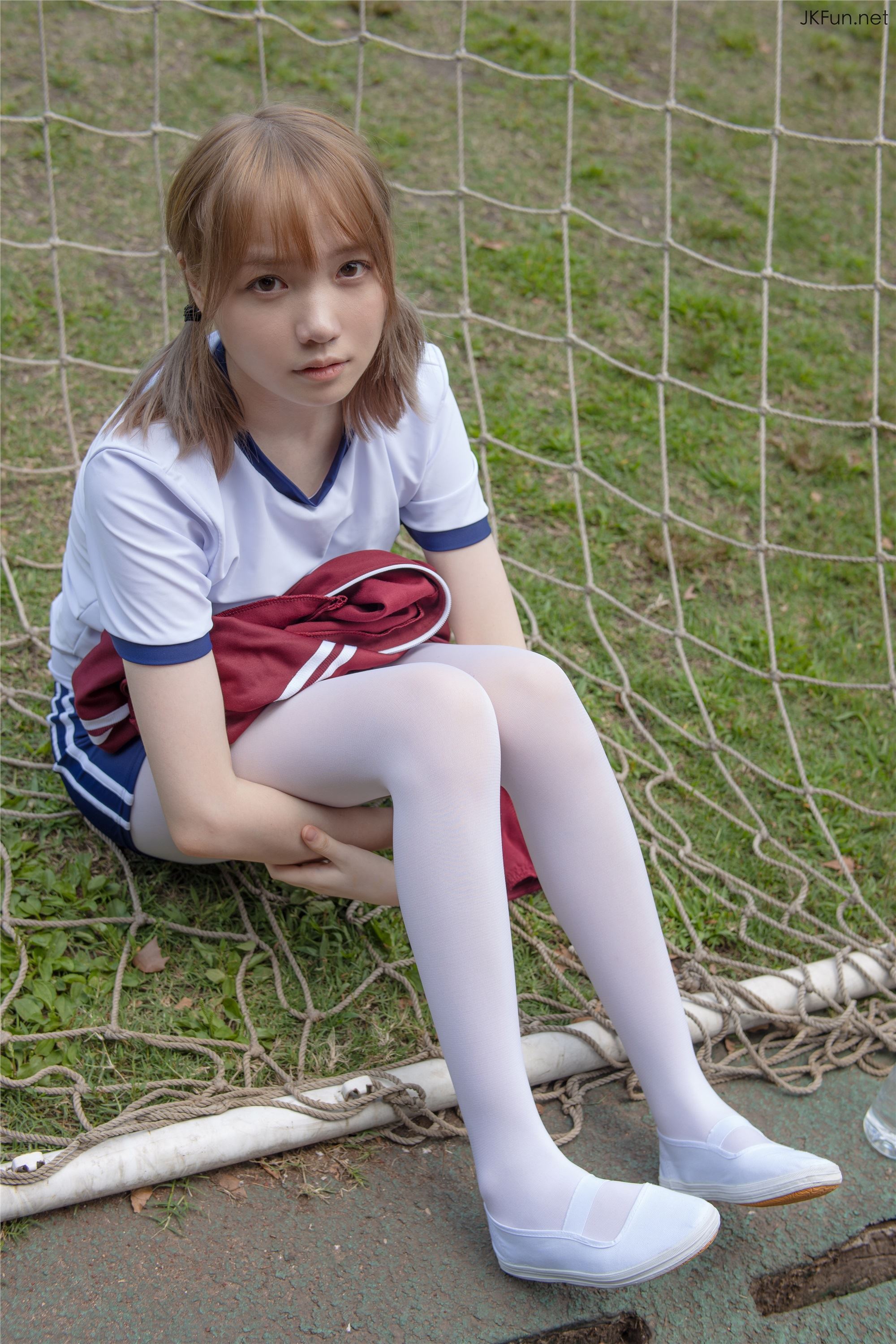 森萝财团萝莉丝足写真 JKFUN-019 80D白丝 外景体操服