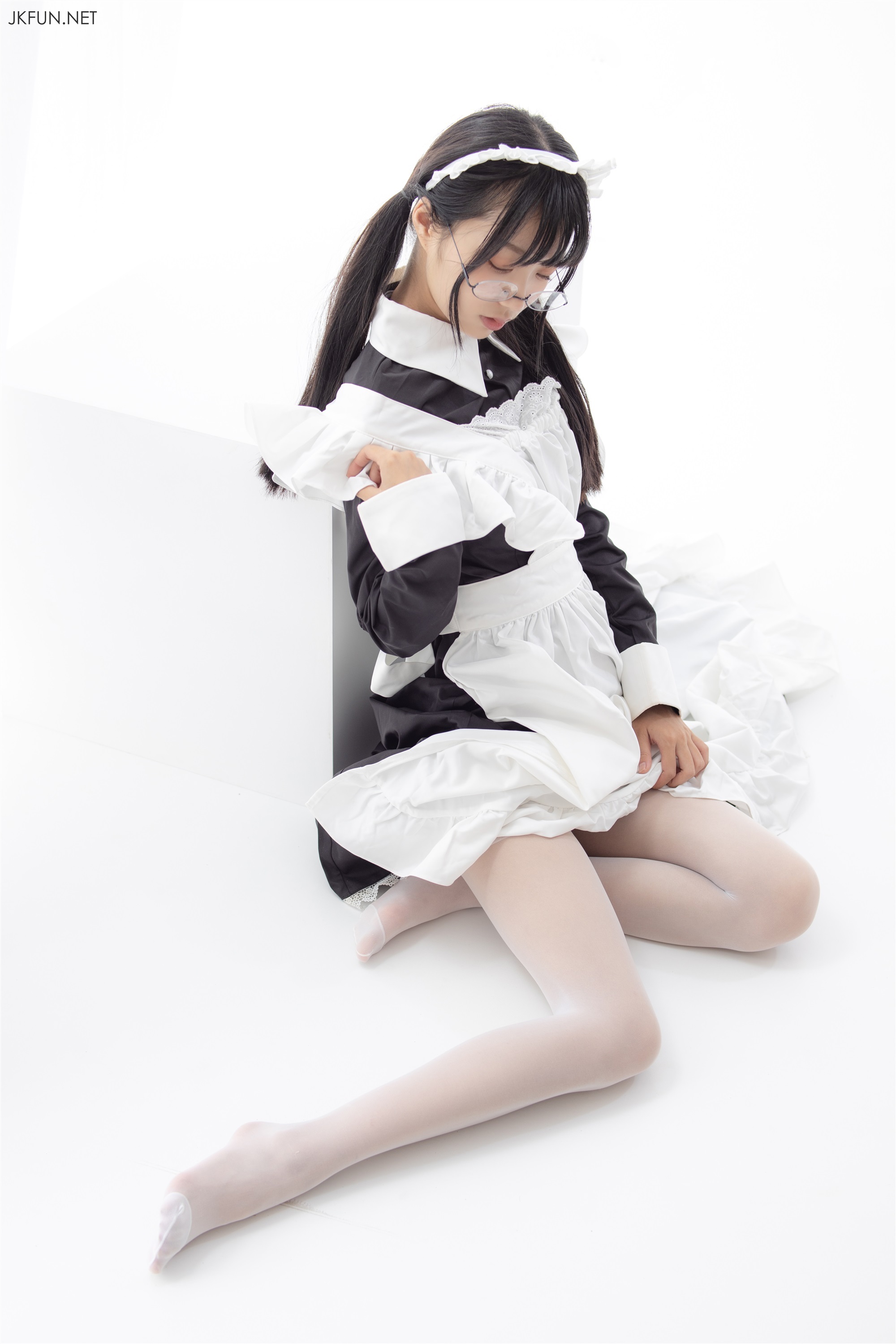 森萝财团萝莉丝足写真 JKFUN-017 15D超薄白丝