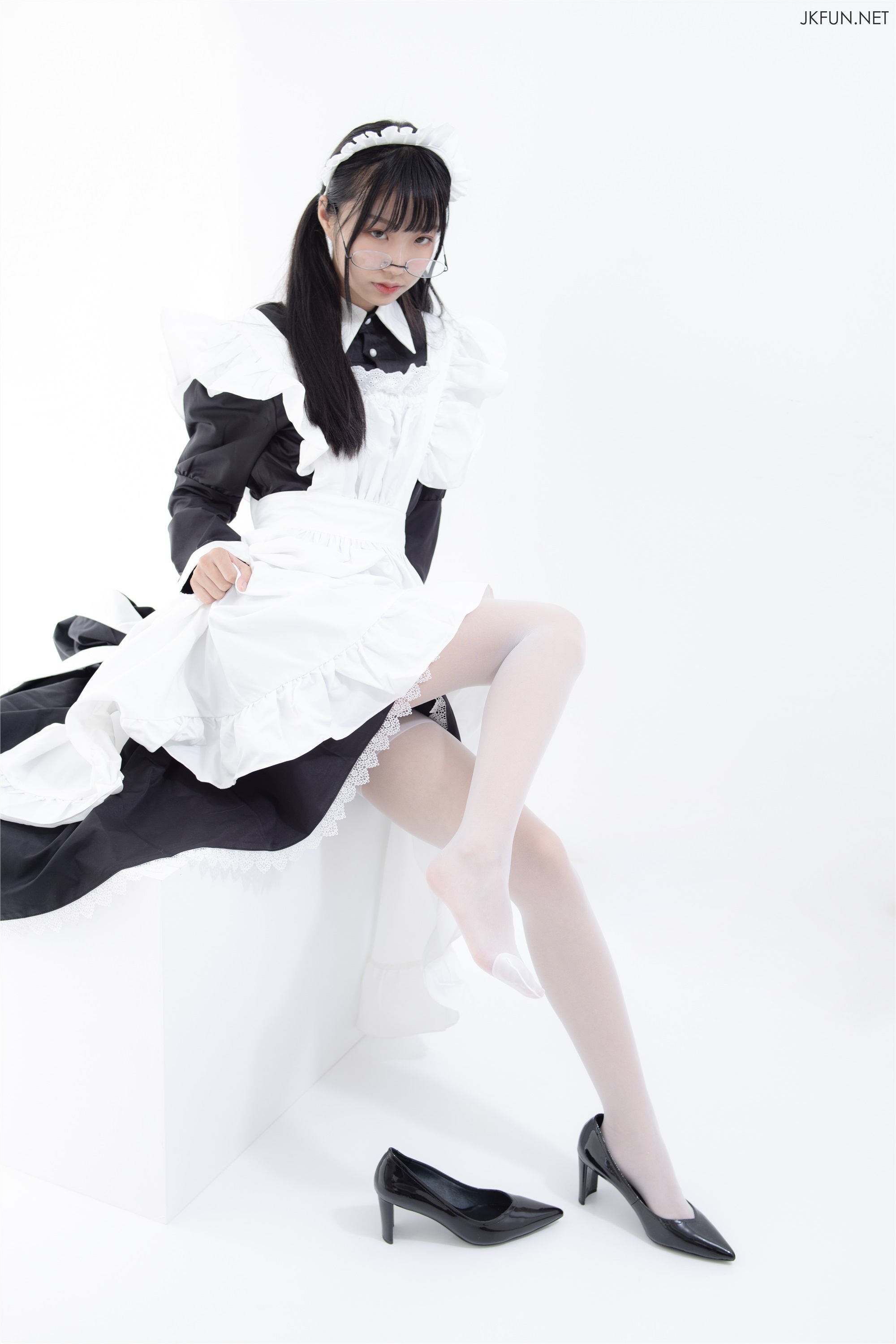 森萝财团萝莉丝足写真 JKFUN-017 15D超薄白丝