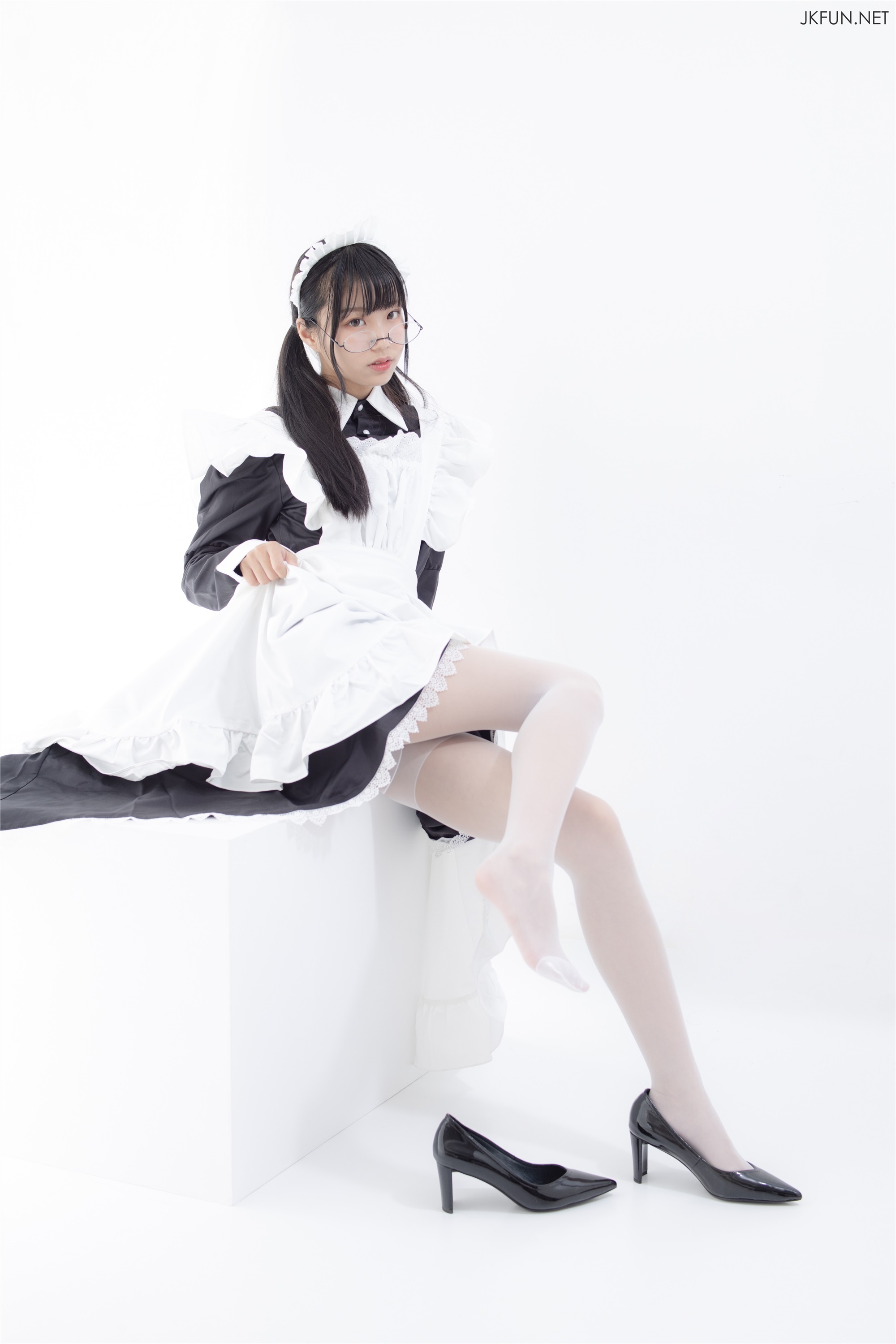 森萝财团萝莉丝足写真 JKFUN-017 15D超薄白丝