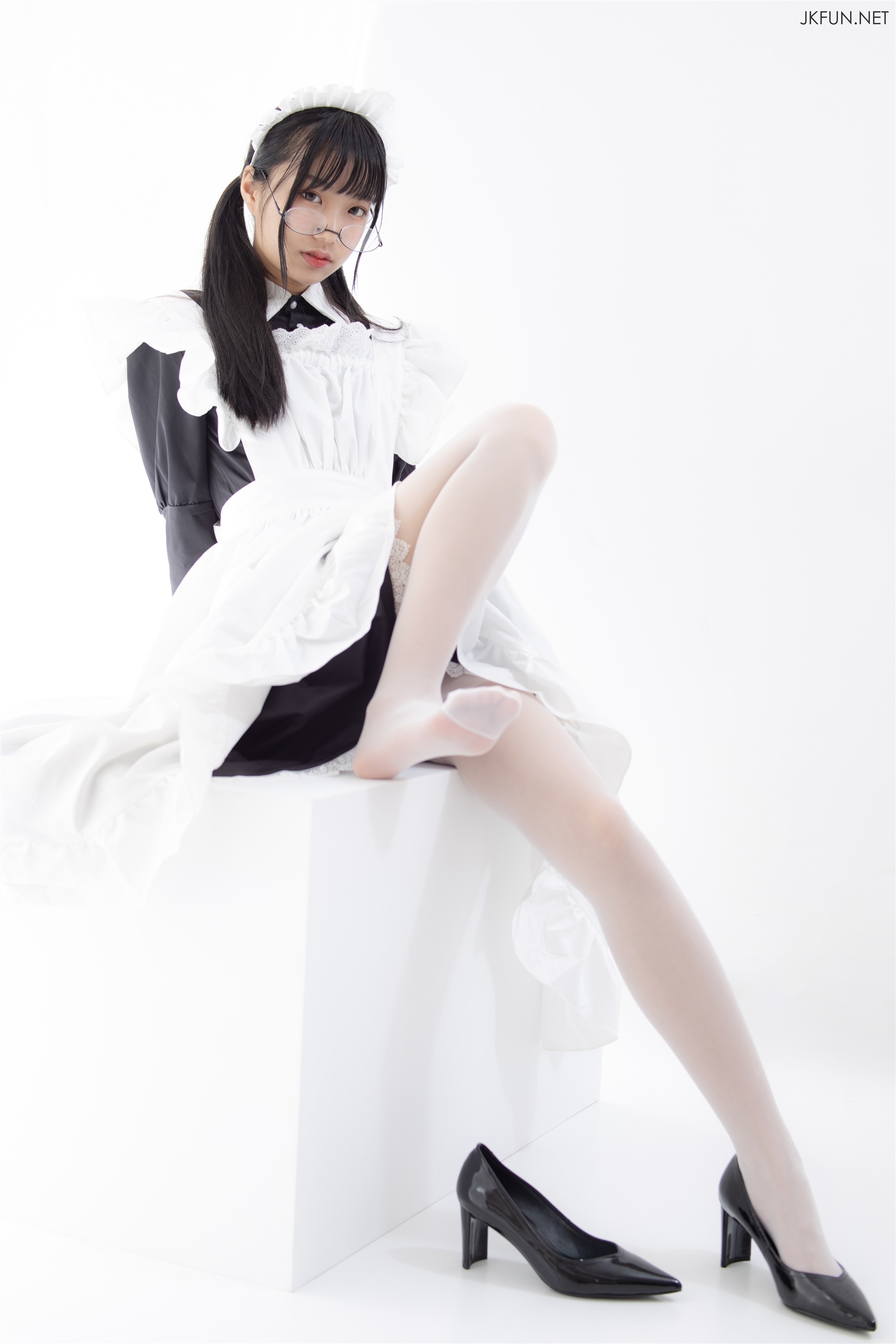 森萝财团萝莉丝足写真 JKFUN-017 15D超薄白丝