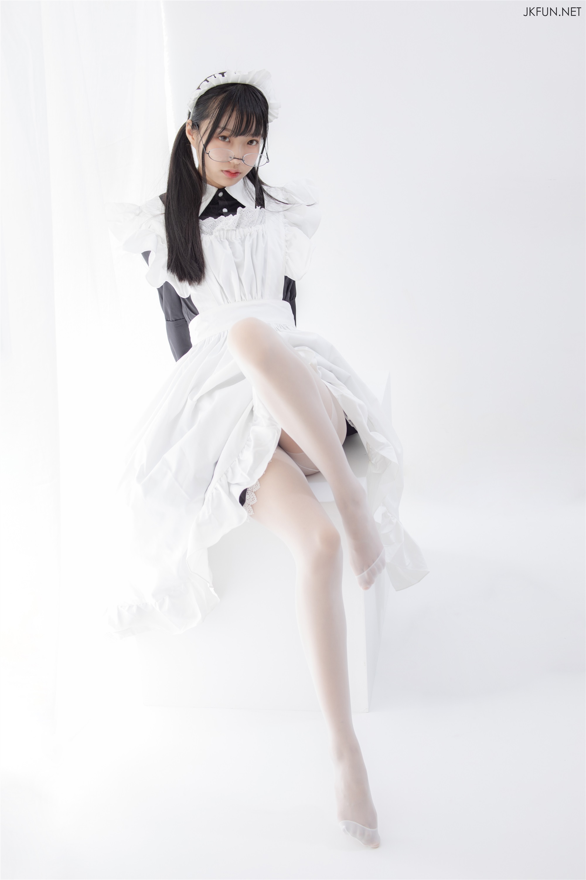 森萝财团萝莉丝足写真 JKFUN-017 15D超薄白丝