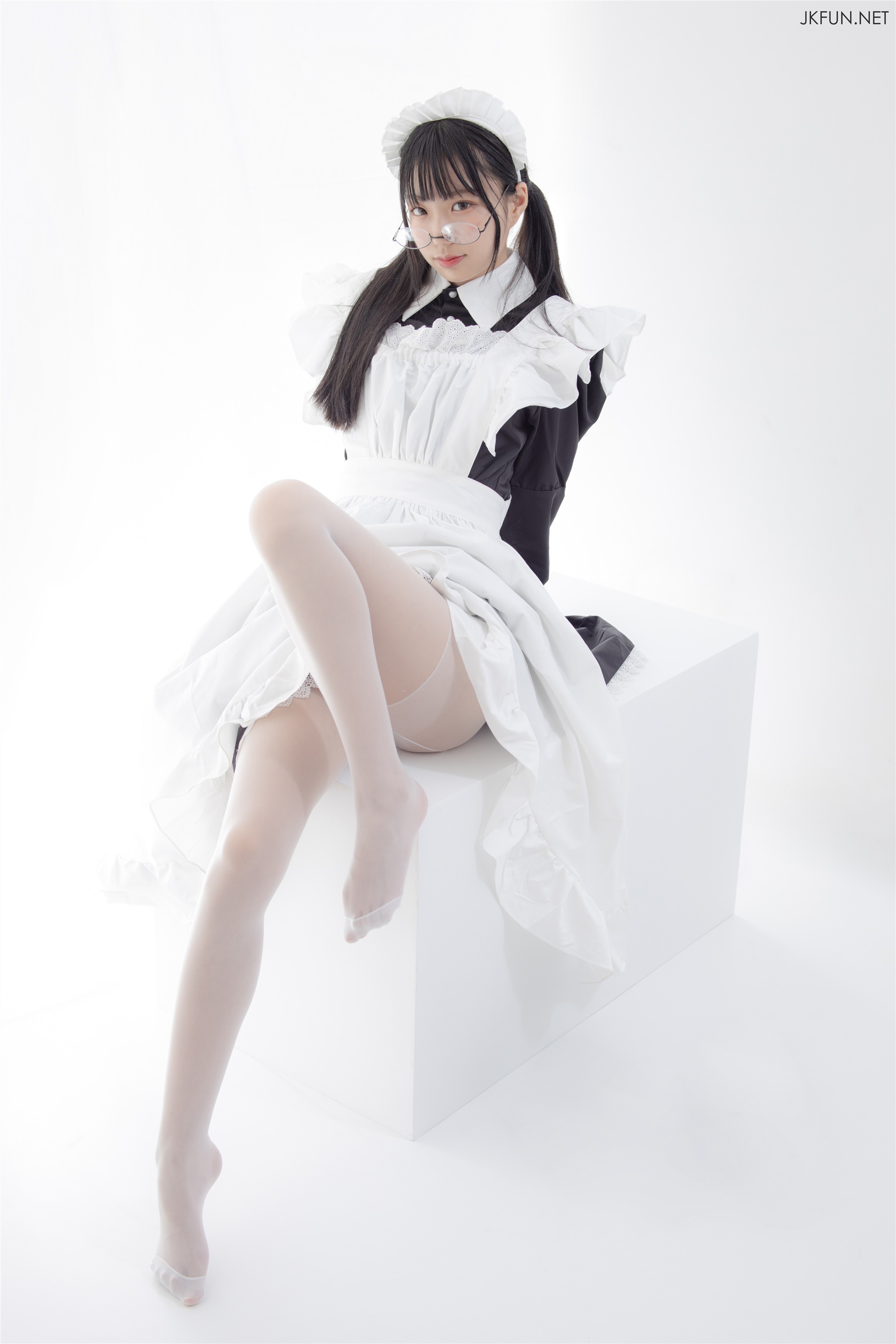 森萝财团萝莉丝足写真 JKFUN-017 15D超薄白丝