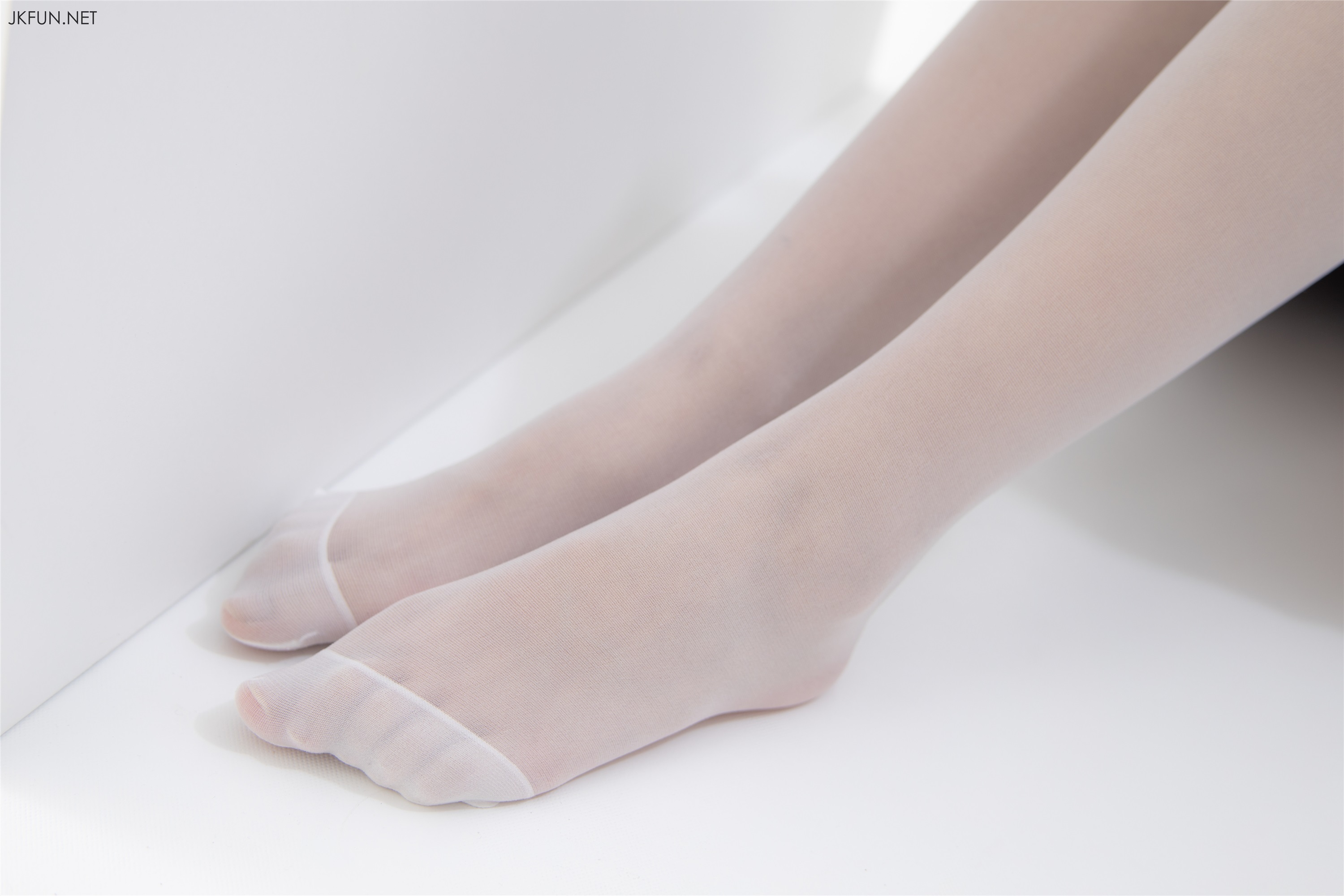 森萝财团萝莉丝足写真 JKFUN-017 15D超薄白丝
