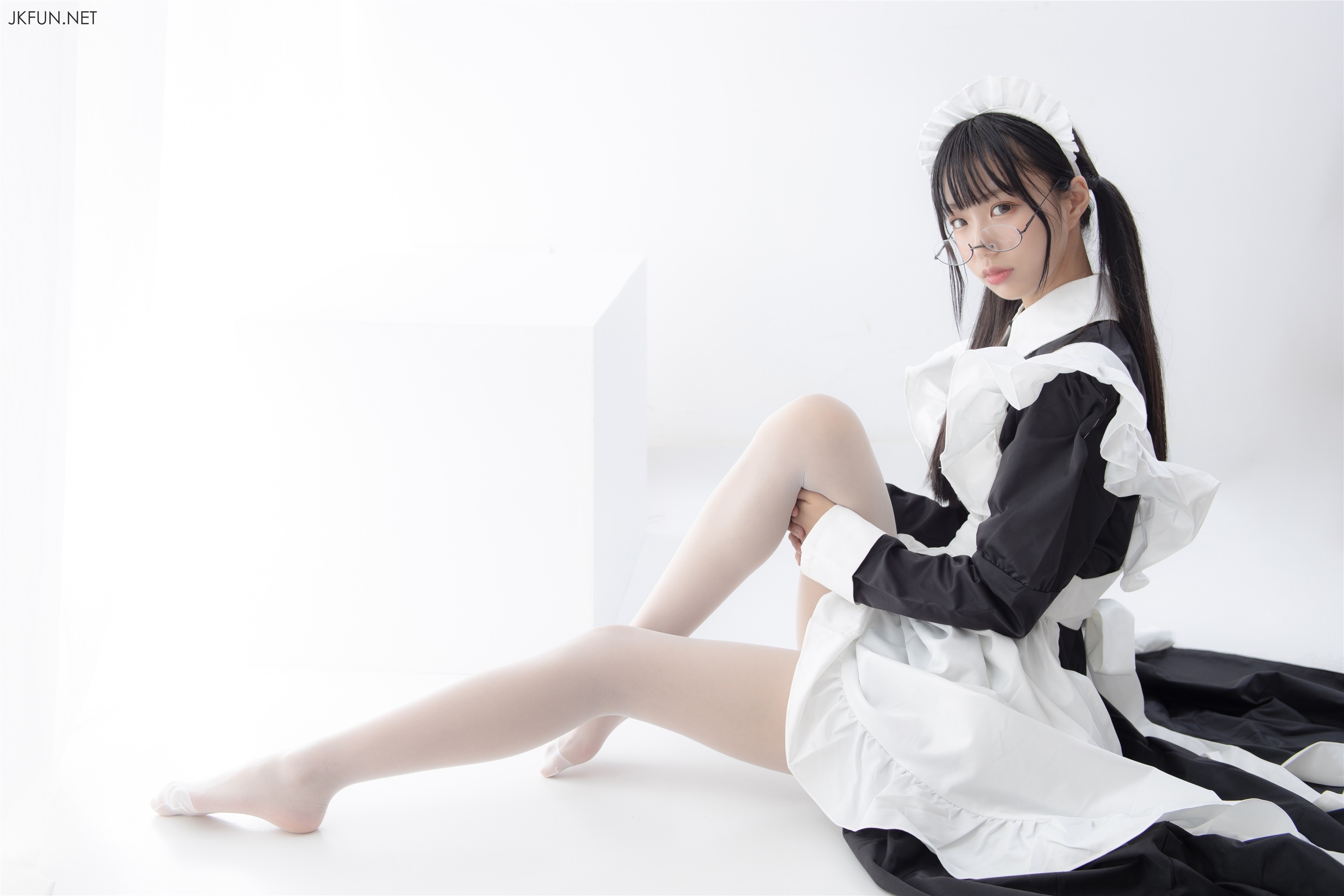 森萝财团萝莉丝足写真 JKFUN-017 15D超薄白丝
