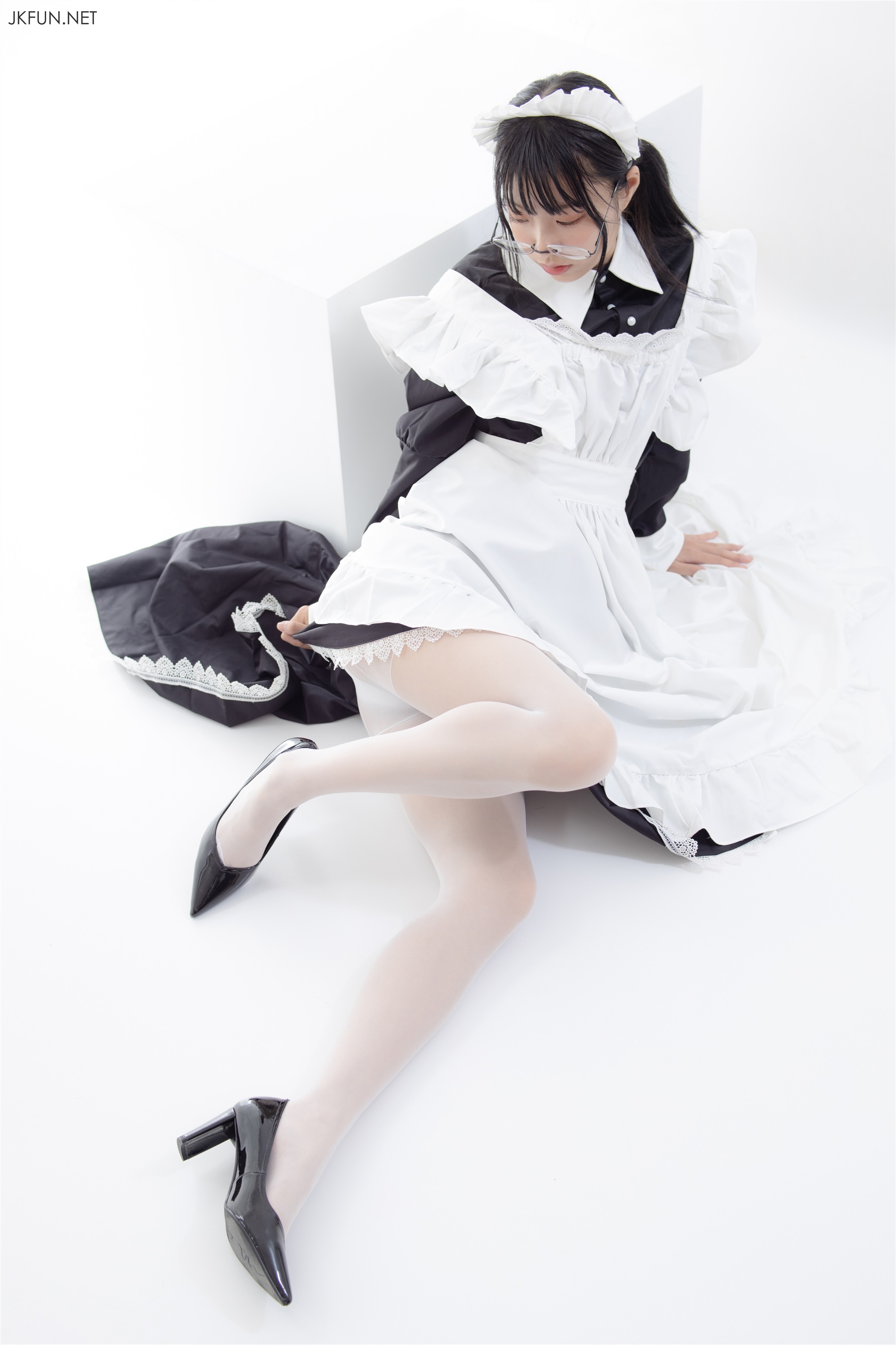 森萝财团萝莉丝足写真 JKFUN-017 15D超薄白丝