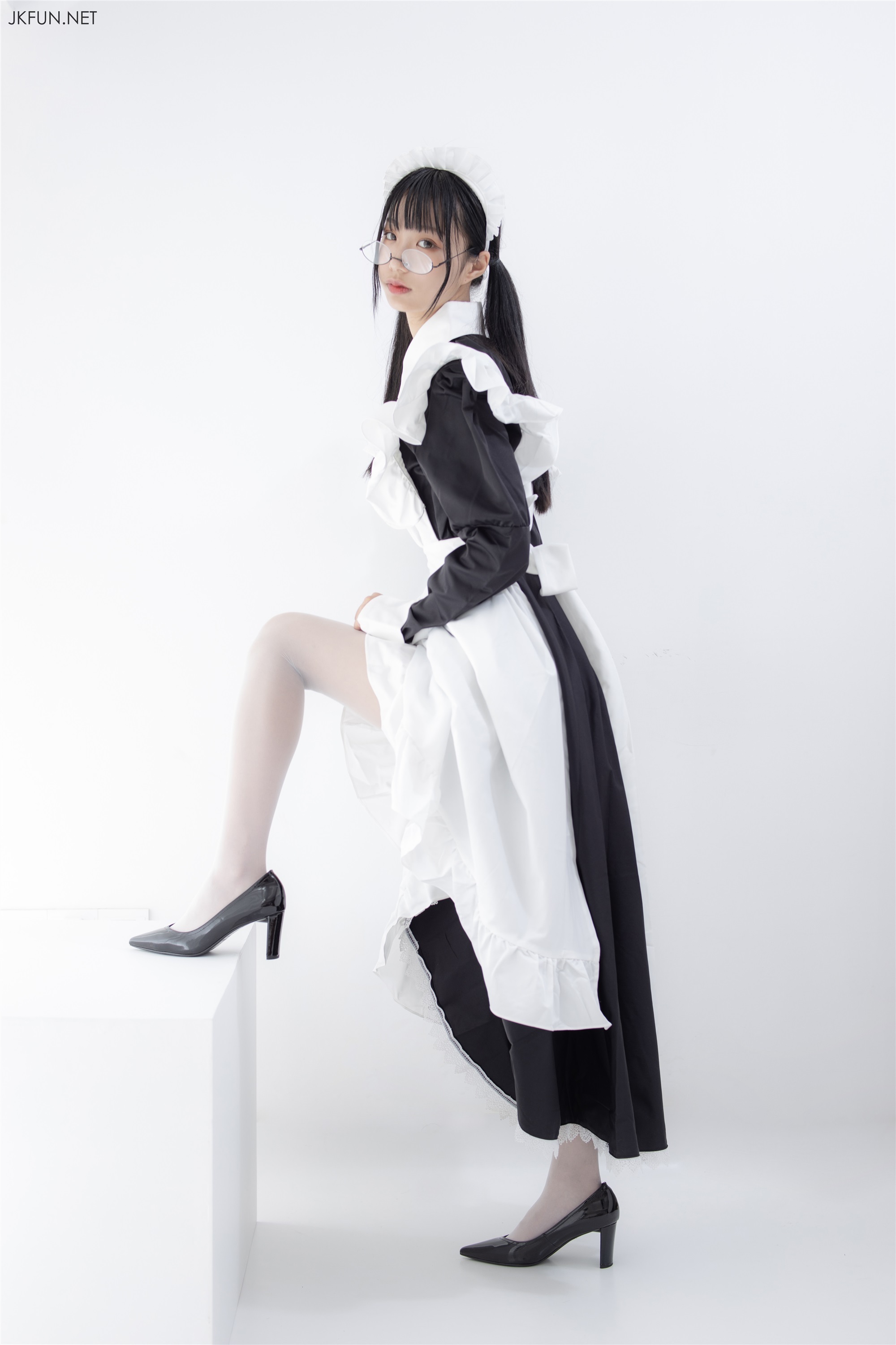 森萝财团萝莉丝足写真 JKFUN-017 15D超薄白丝