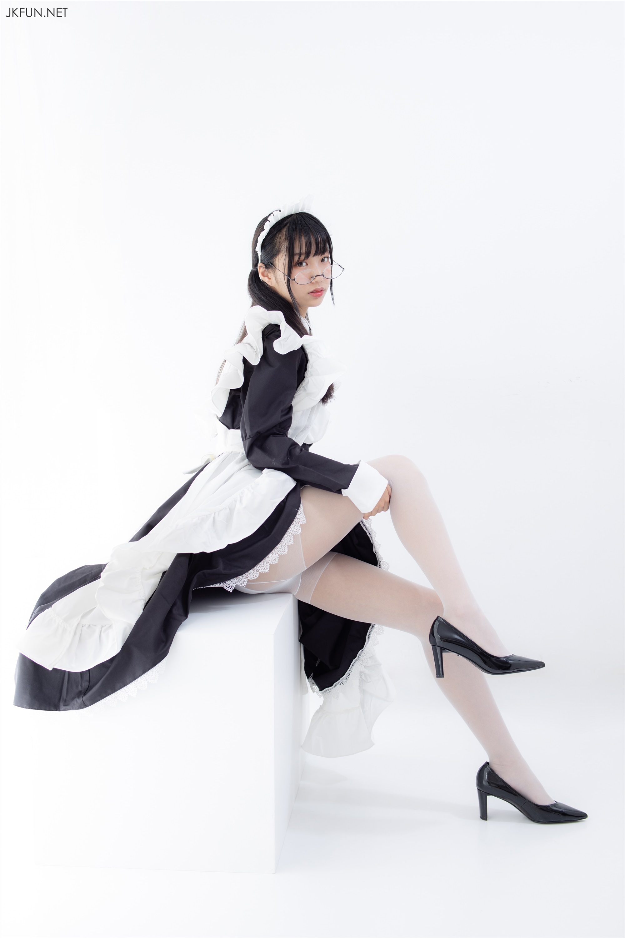 森萝财团萝莉丝足写真 JKFUN-017 15D超薄白丝