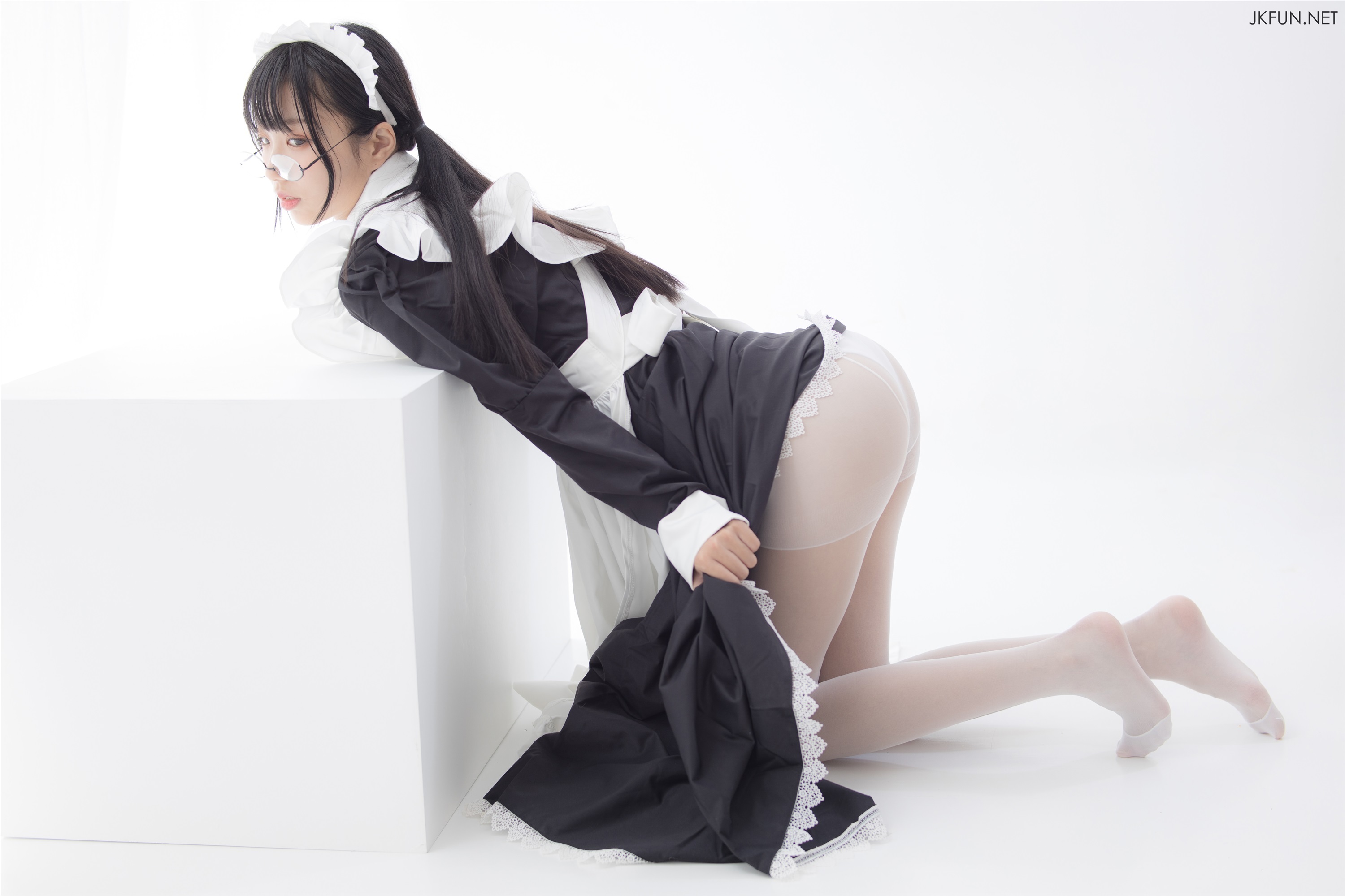 森萝财团萝莉丝足写真 JKFUN-017 15D超薄白丝