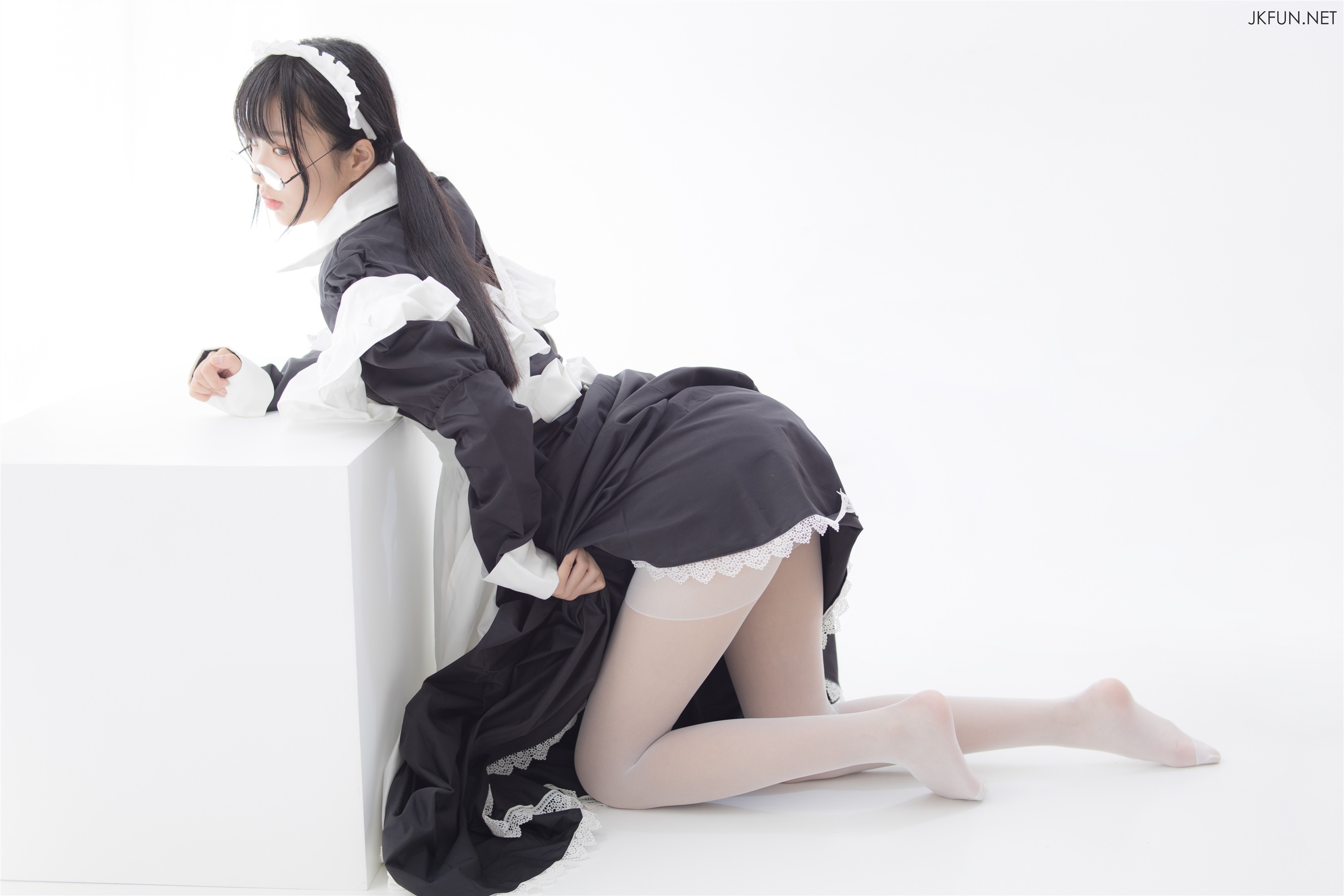 森萝财团萝莉丝足写真 JKFUN-017 15D超薄白丝