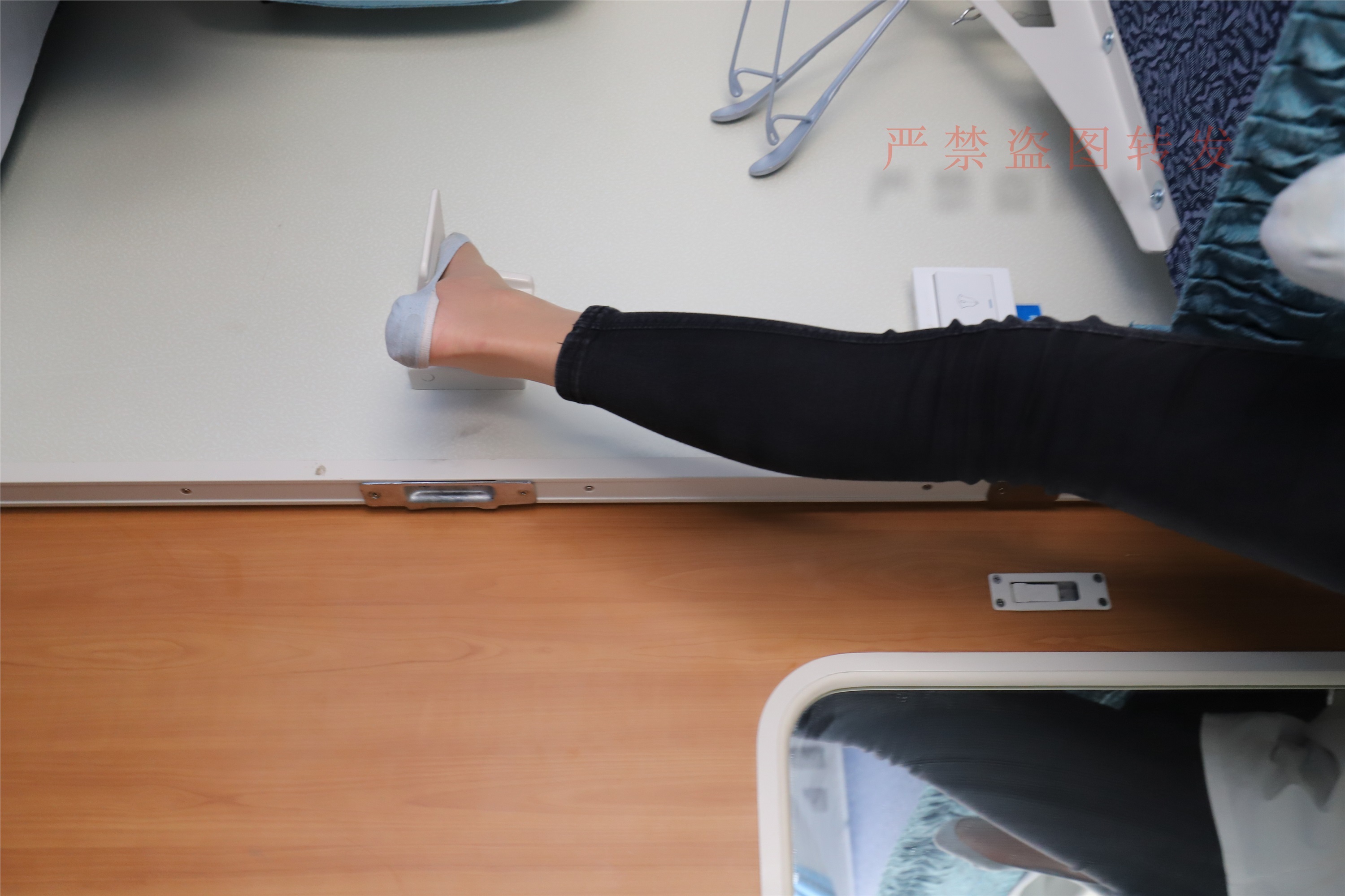 大西瓜套图 2018 5月活动 模特1 船袜1