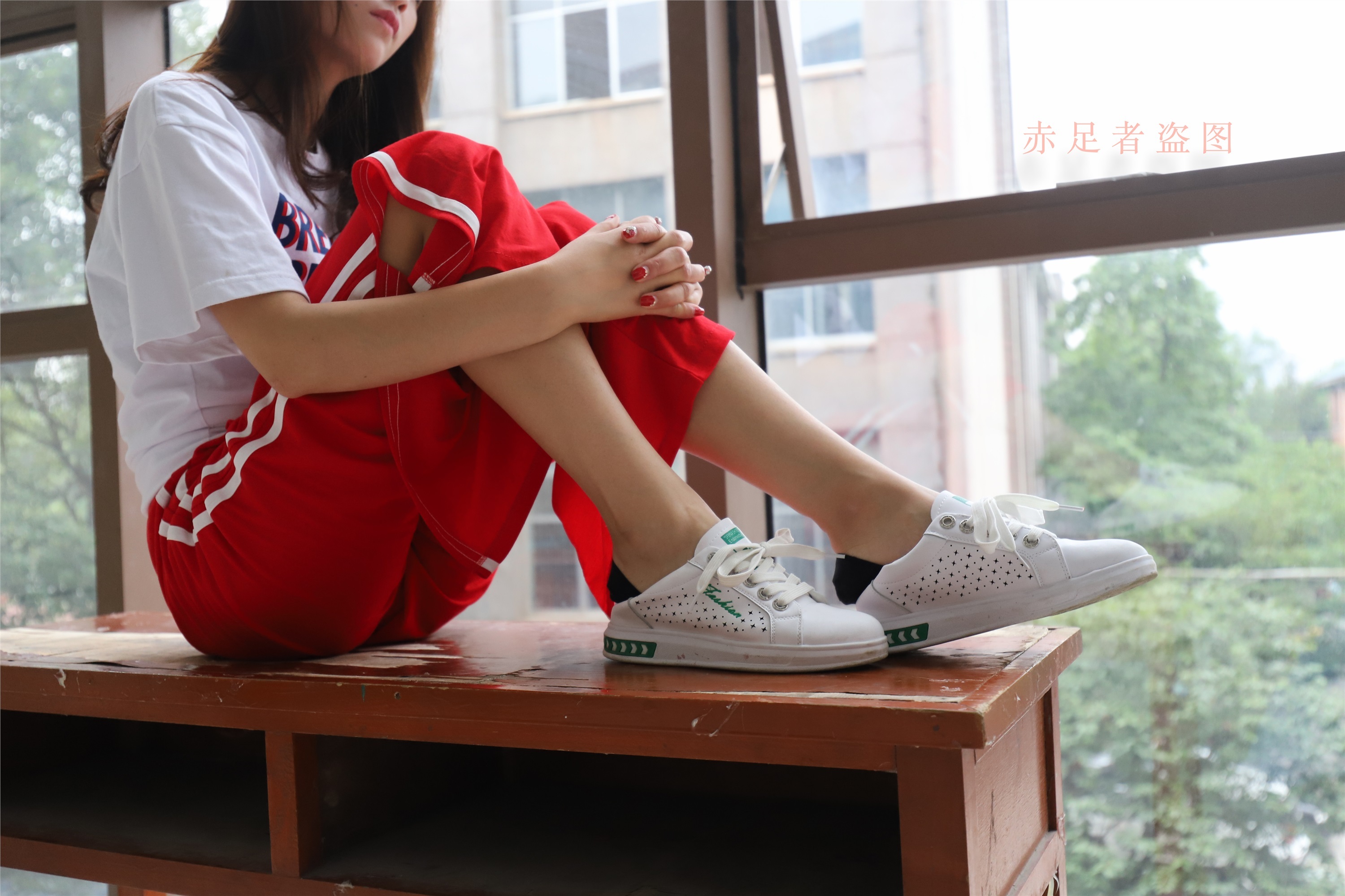 大西瓜套图 2018 6月活动模特1   纯船袜