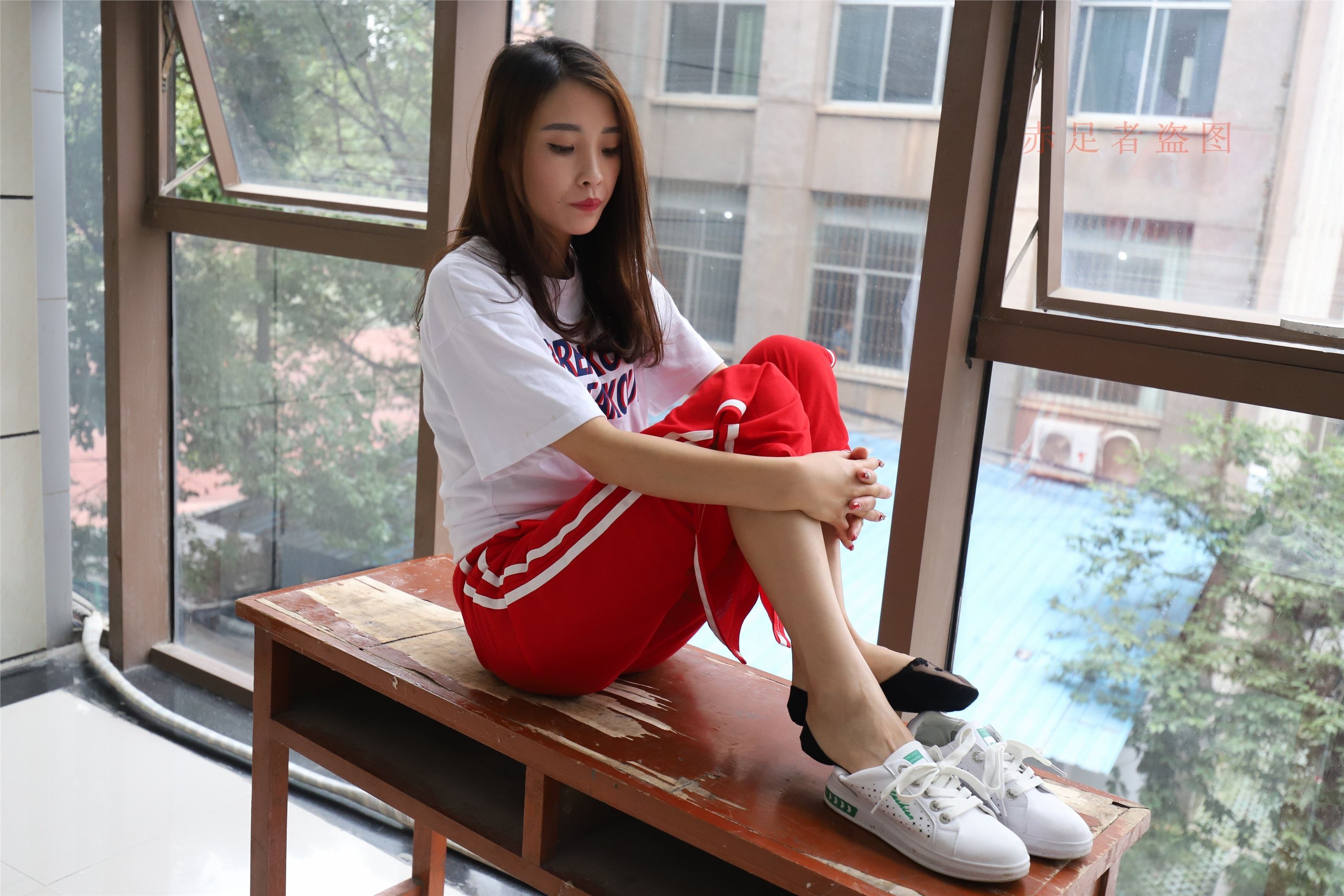 大西瓜套图 2018 6月活动模特1   纯船袜