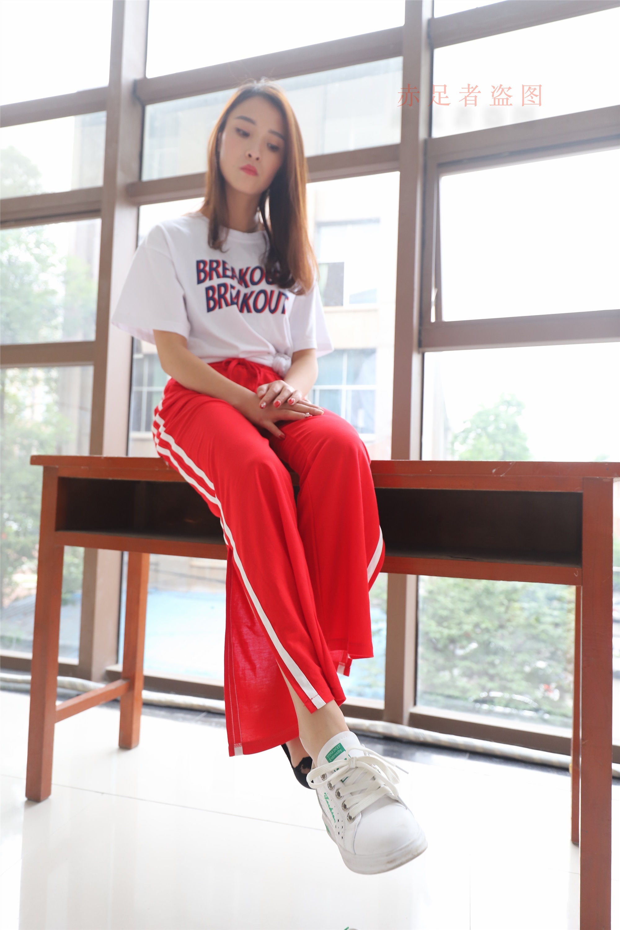 大西瓜套图 2018 6月活动模特1   纯船袜