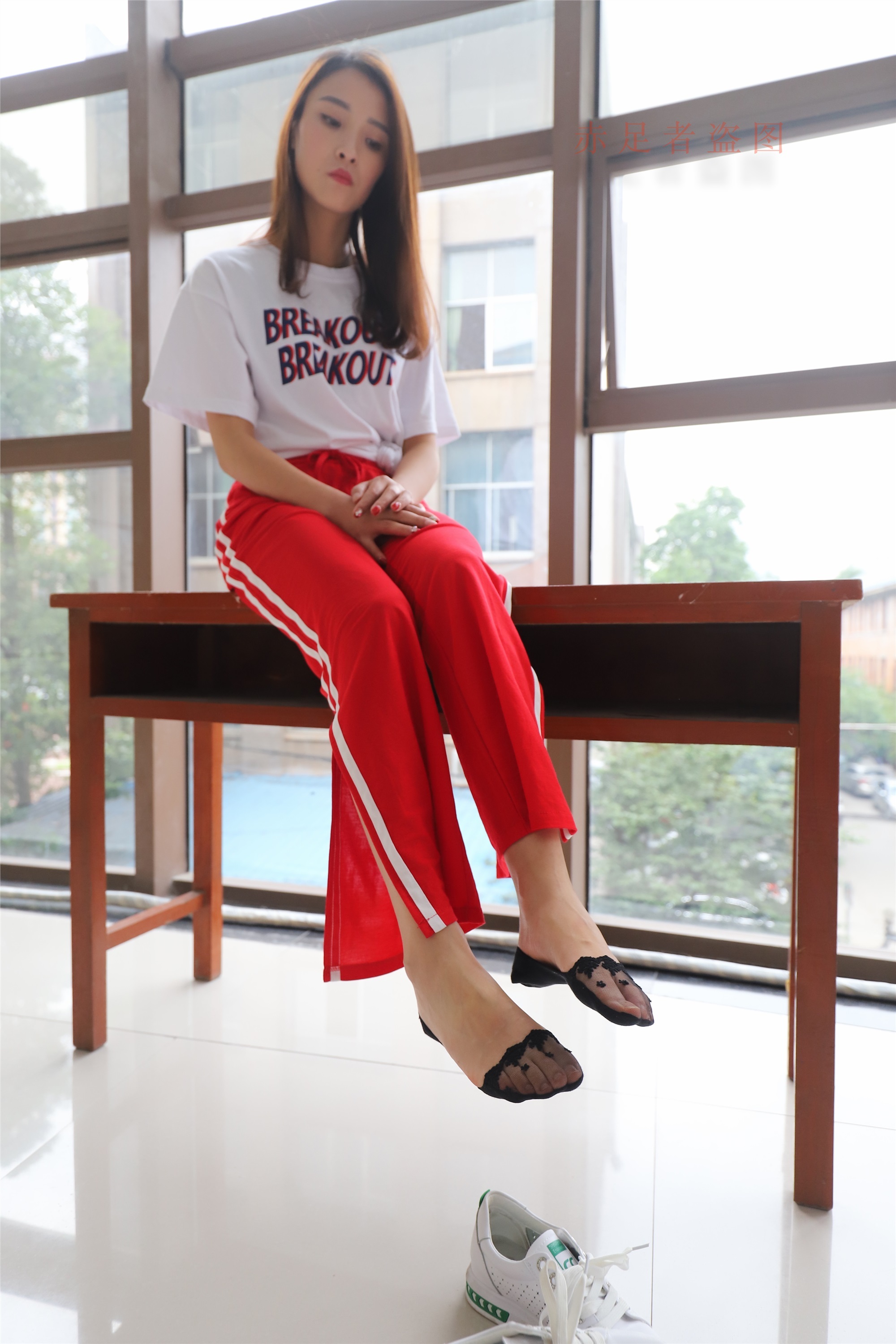 大西瓜套图 2018 6月活动模特1   纯船袜