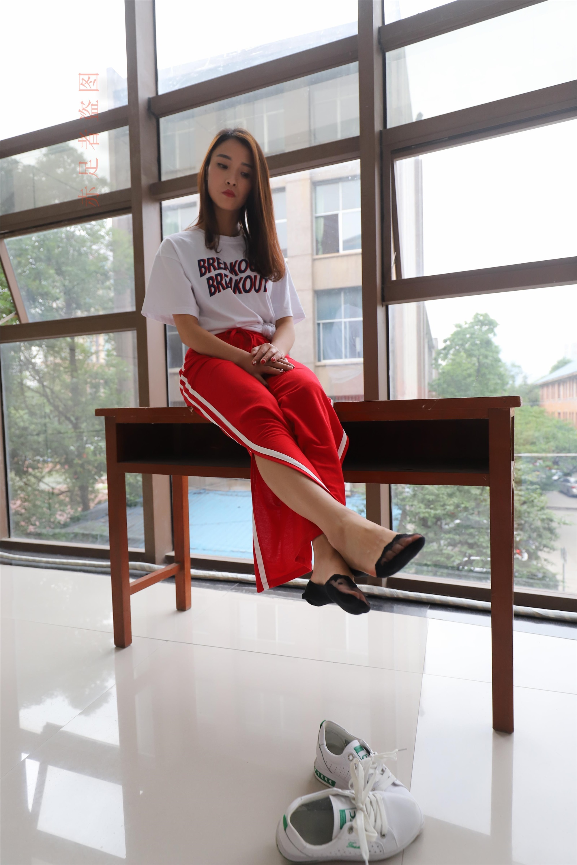 大西瓜套图 2018 6月活动模特1   纯船袜