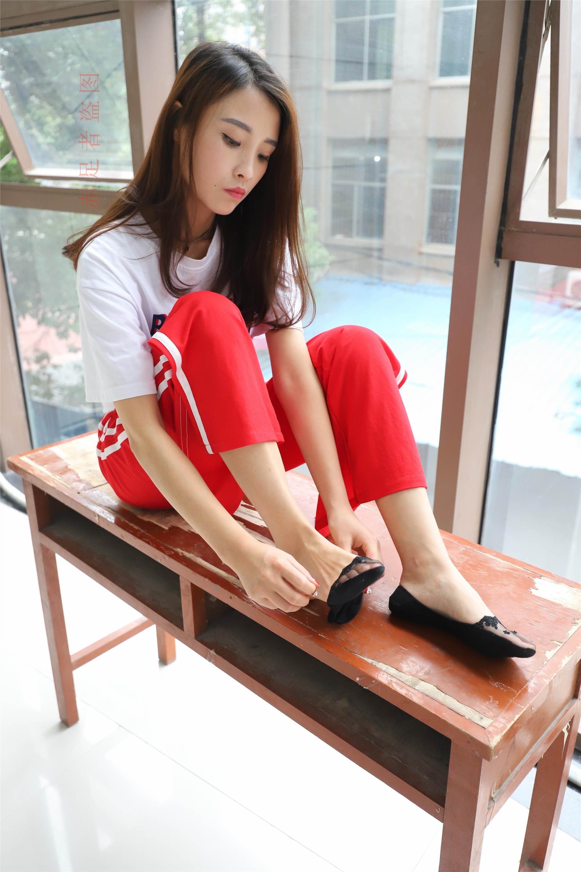 大西瓜套图 2018 6月活动模特1   纯船袜