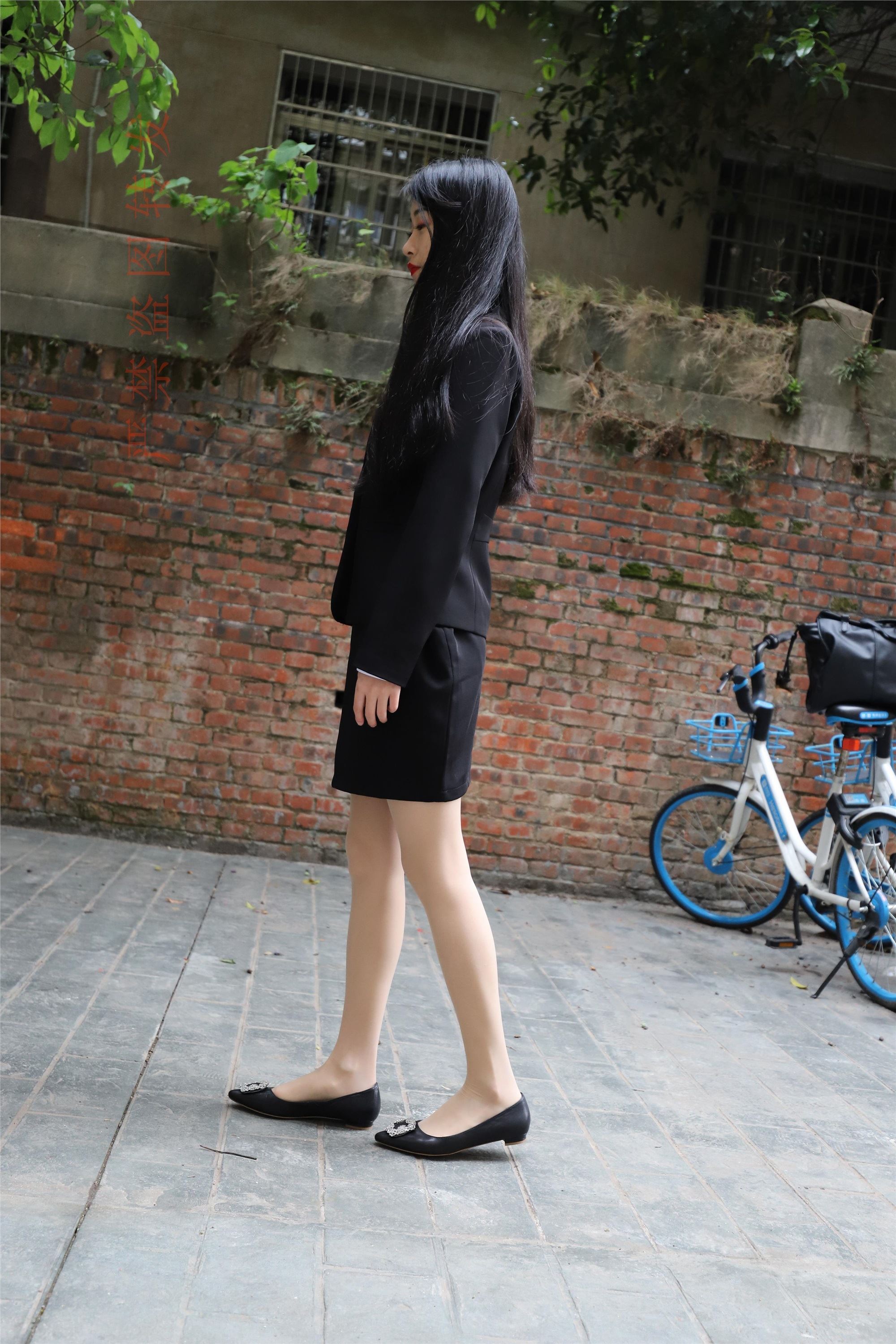 大西瓜套图 2018 4月活动 模特一 制服包裙2