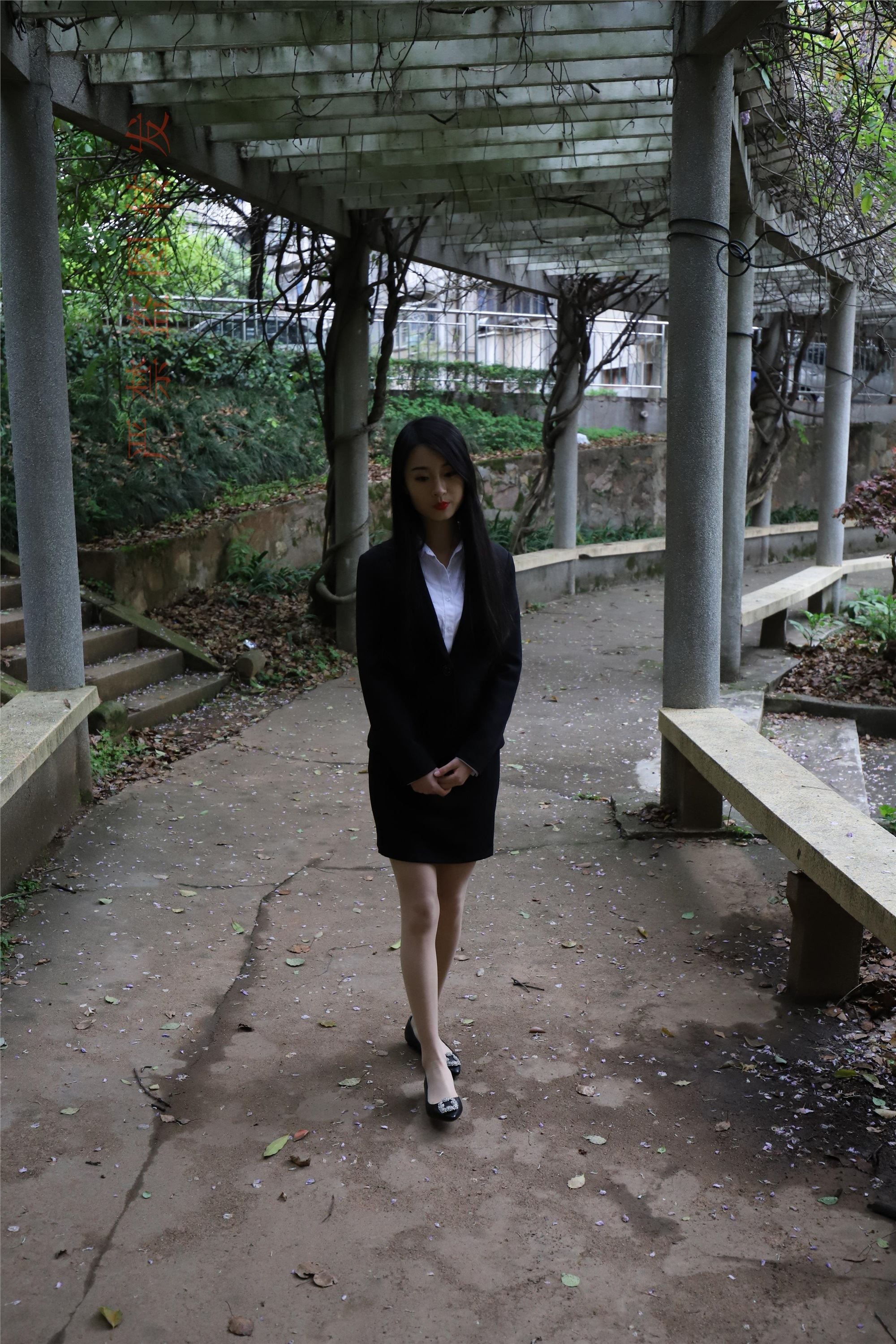 大西瓜套图 2018 4月活动 模特一 制服包裙2