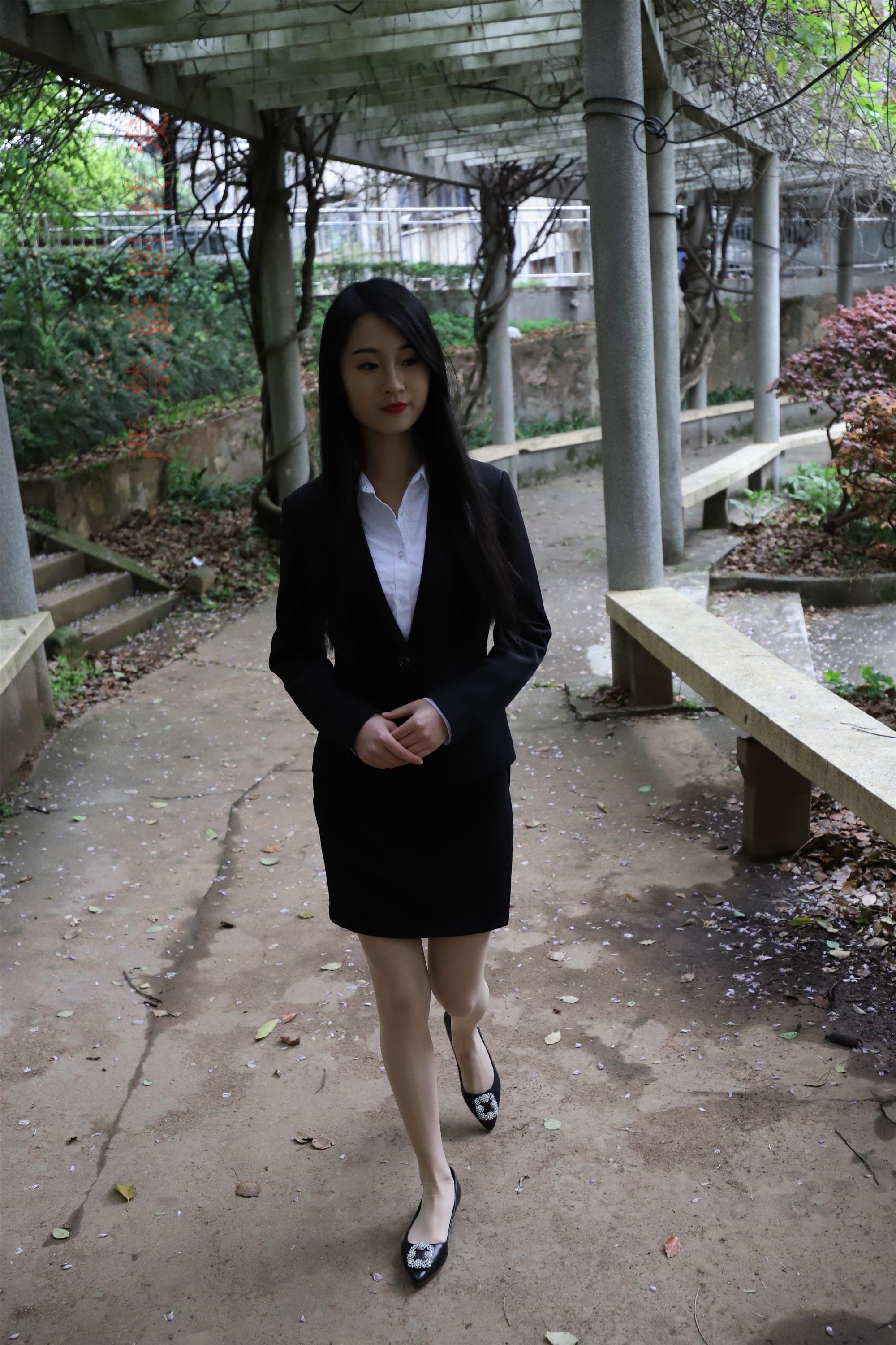 大西瓜套图 2018 4月活动 模特一 制服包裙2