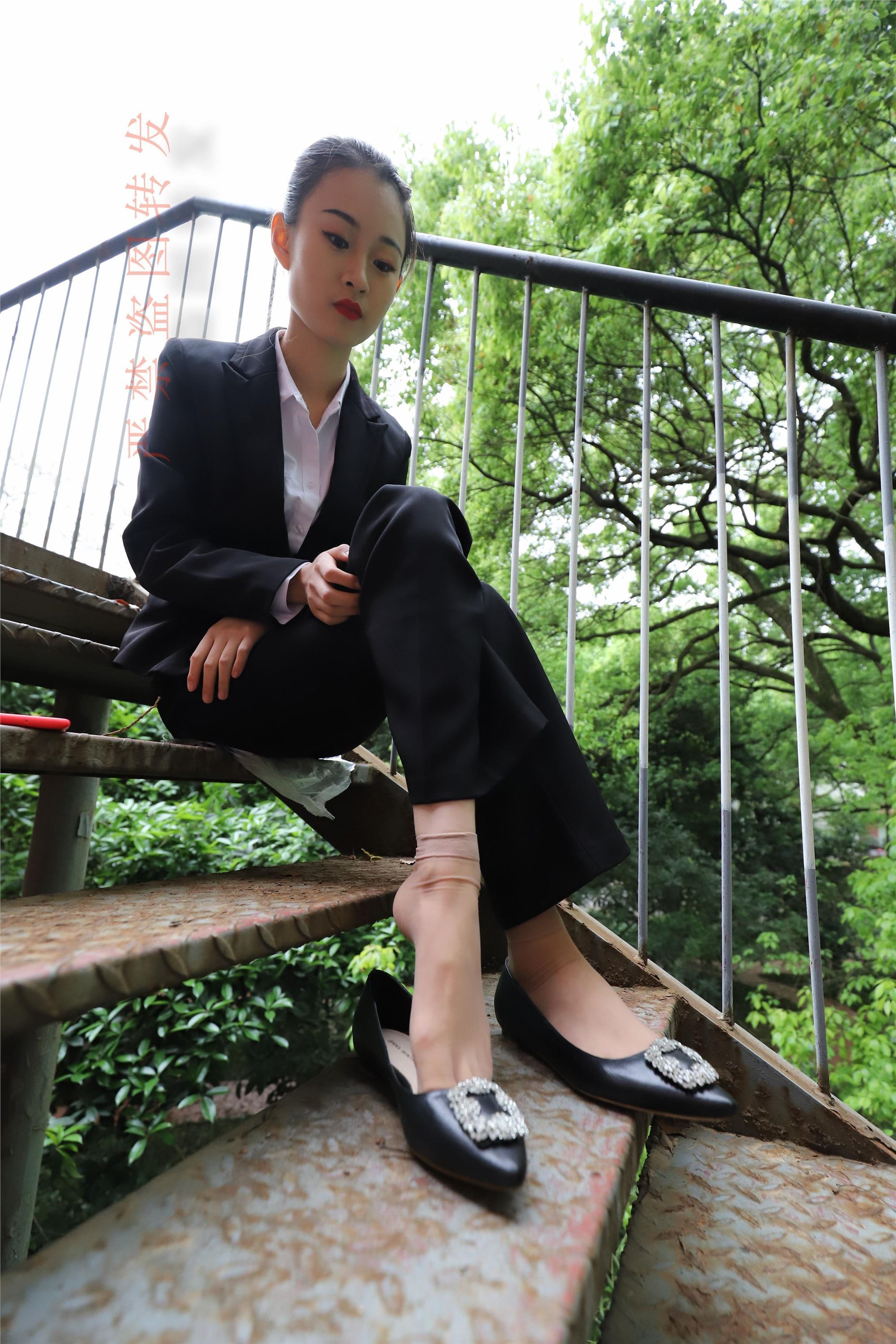 大西瓜套图 2018 4月活动 模特一 制服长裤2