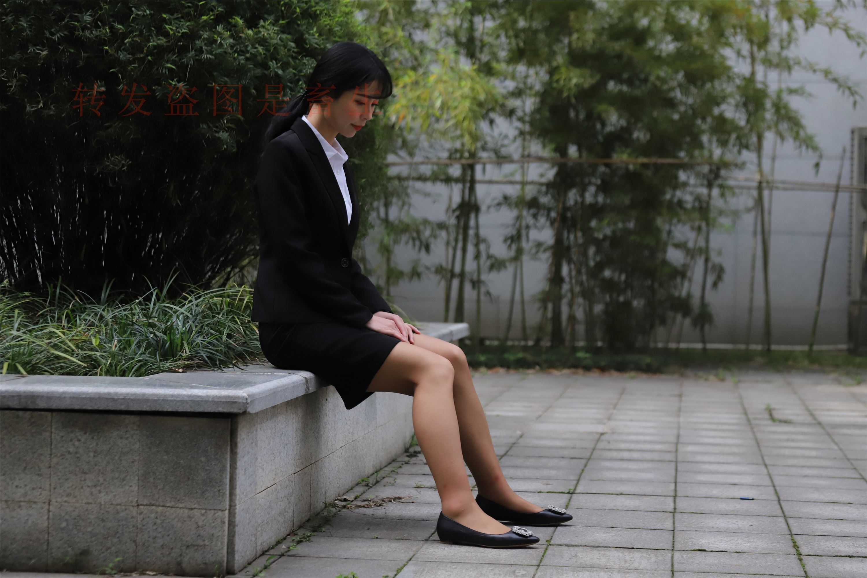 大西瓜套图  2018 4月活动 模特二 职业装薄灰