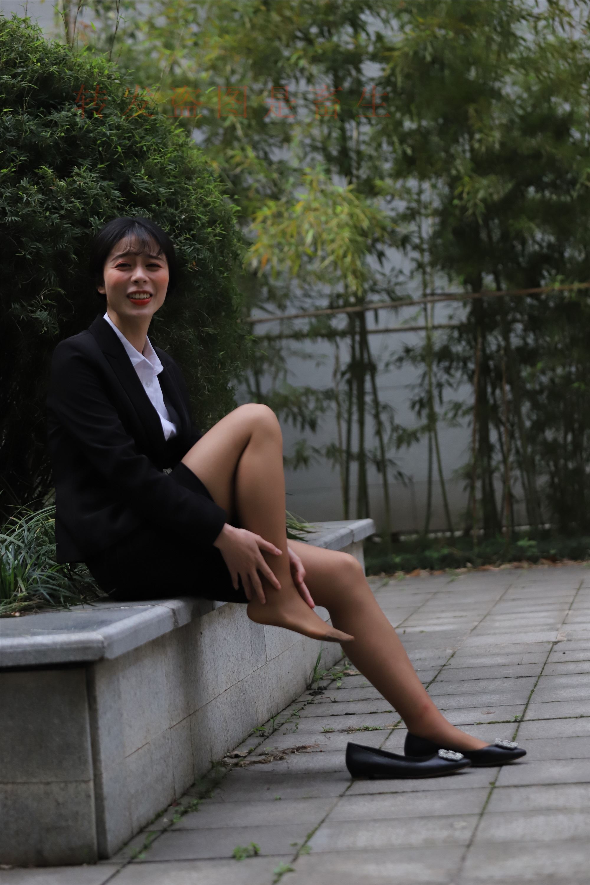 大西瓜套图  2018 4月活动 模特二 职业装薄灰