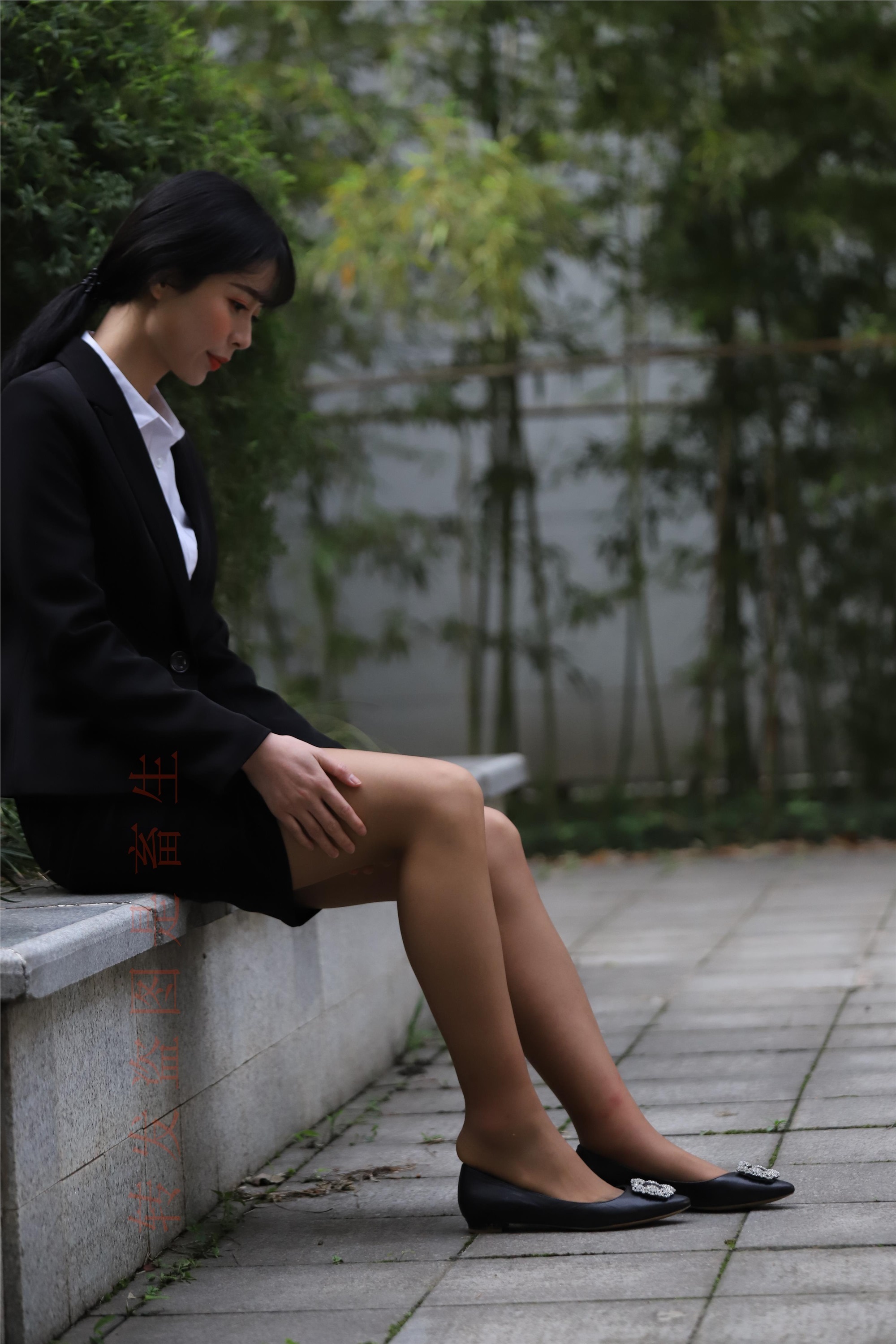 大西瓜套图  2018 4月活动 模特二 职业装薄灰