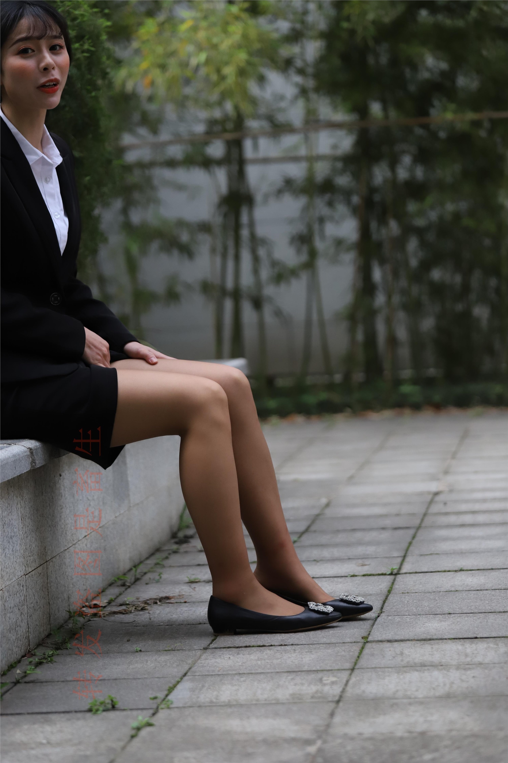 大西瓜套图  2018 4月活动 模特二 职业装薄灰