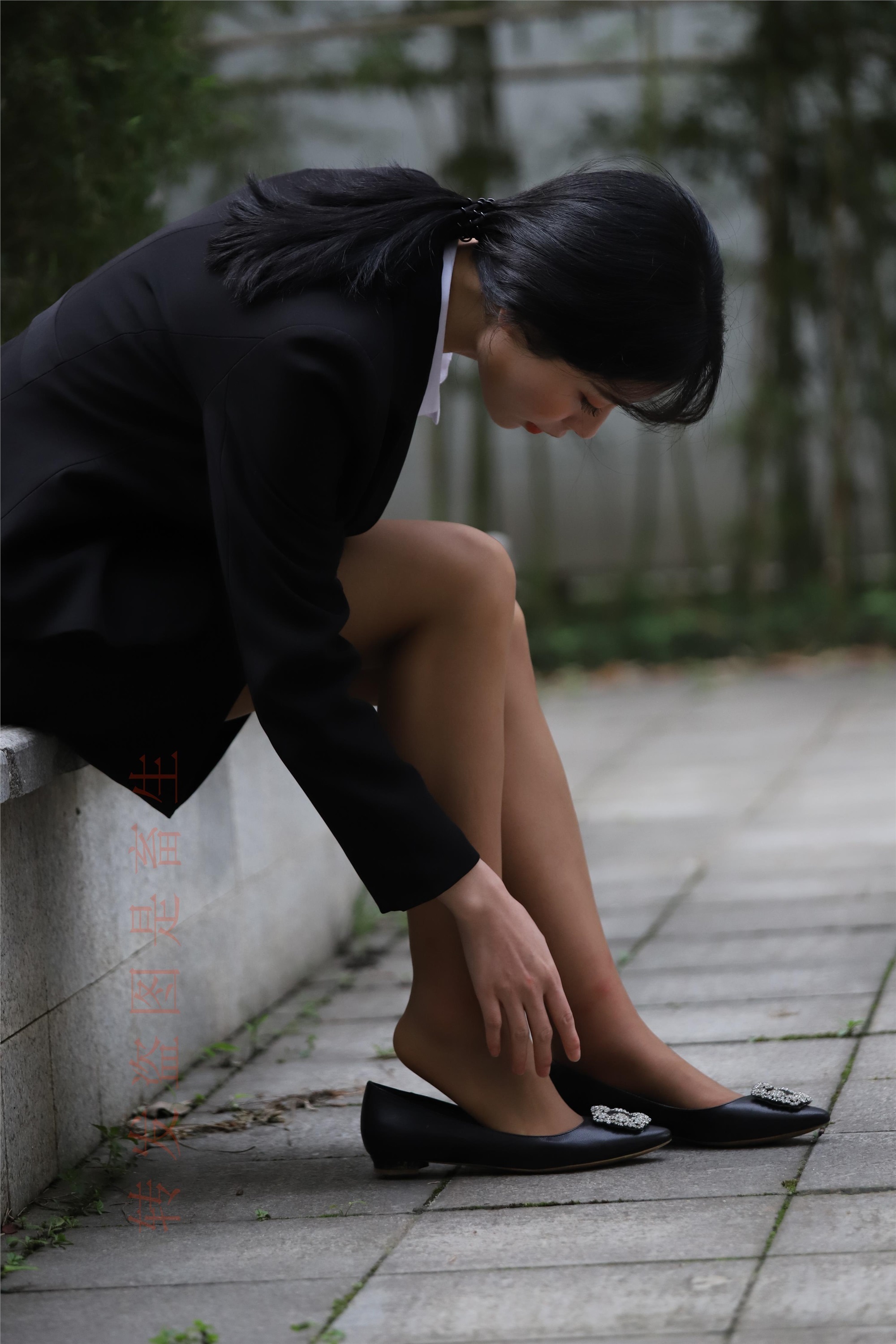 大西瓜套图  2018 4月活动 模特二 职业装薄灰